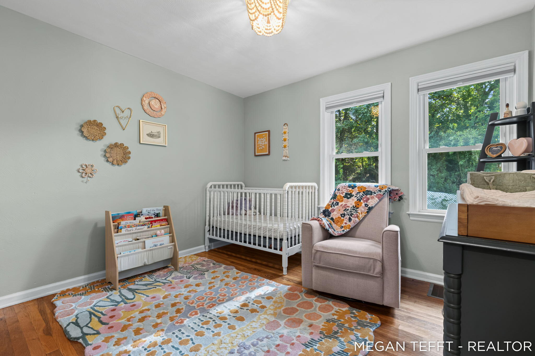 1074 Washtenaw Drive NE Grand Rapids MI 49505