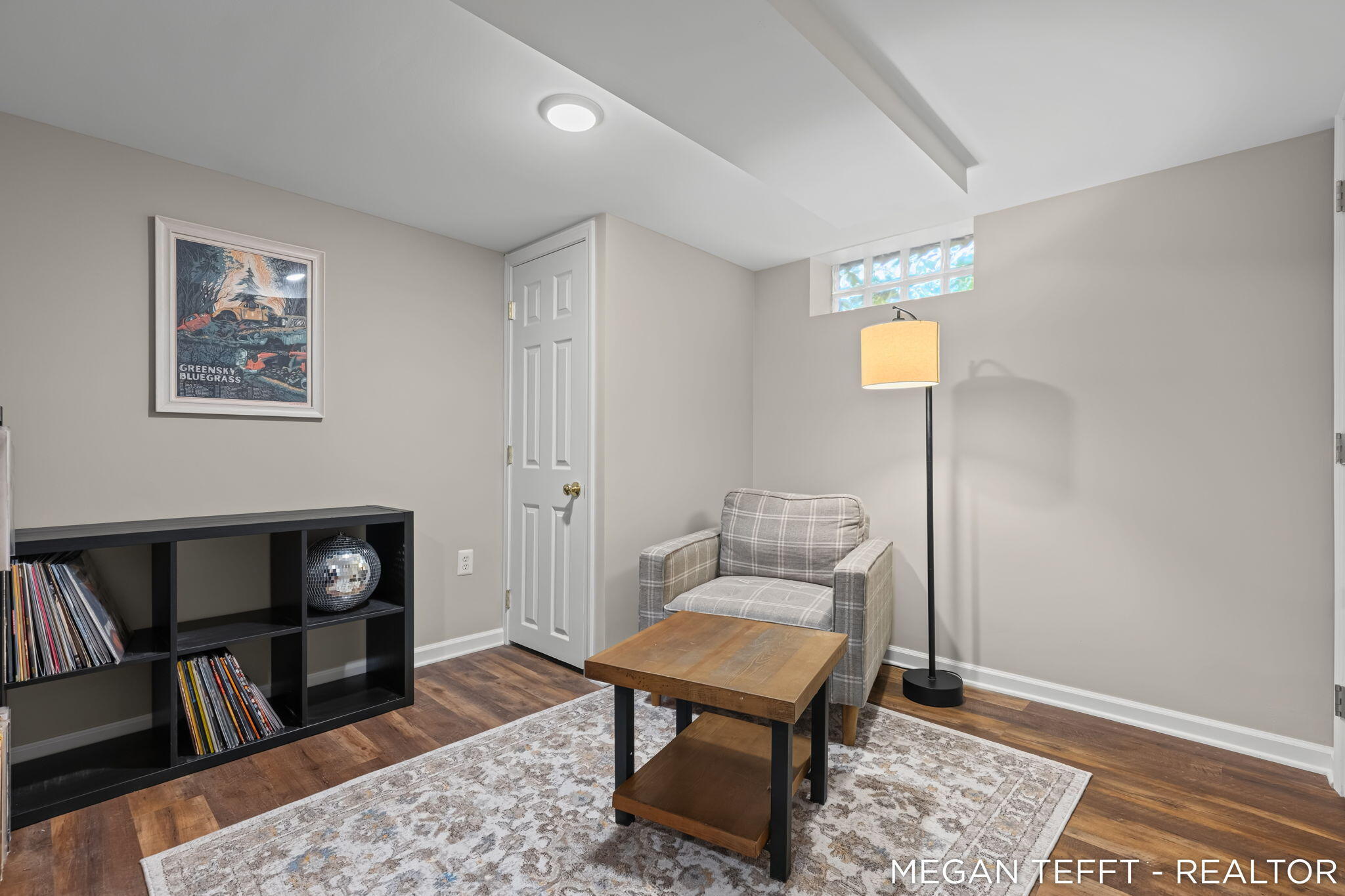 1074 Washtenaw Drive NE Grand Rapids MI 49505