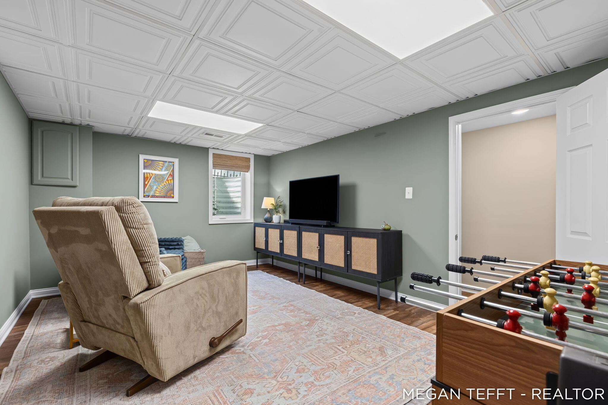 1074 Washtenaw Drive NE Grand Rapids MI 49505