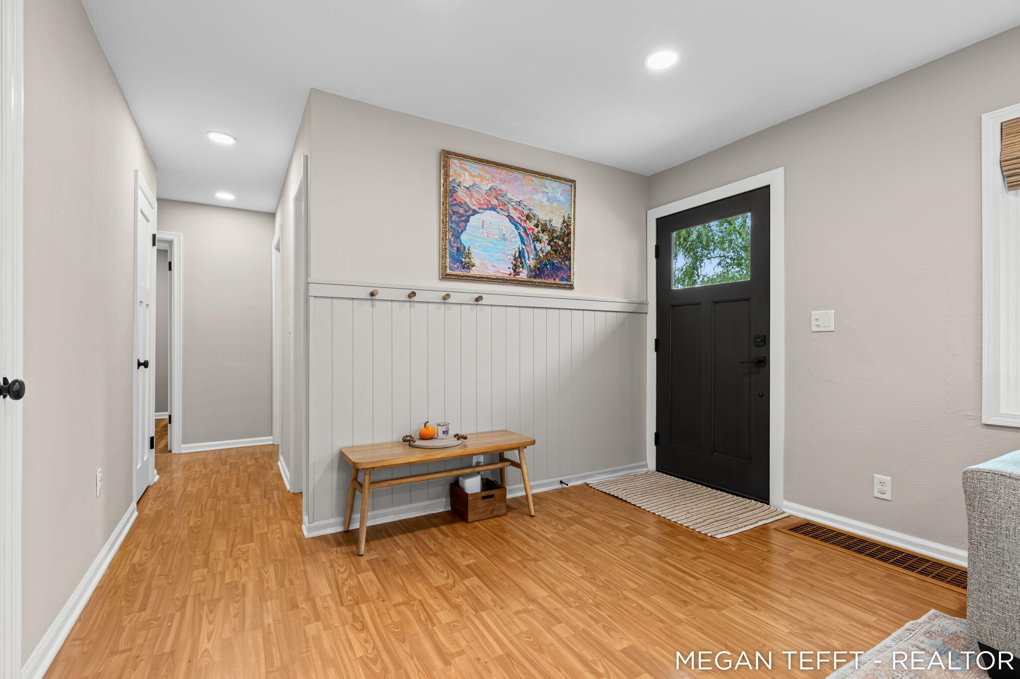 1074 Washtenaw Drive NE Grand Rapids MI 49505