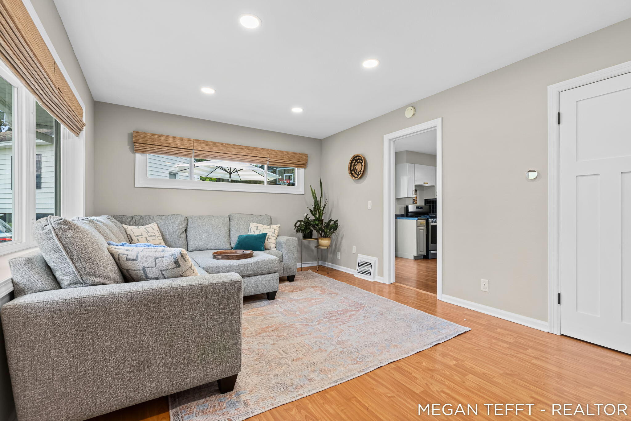 1074 Washtenaw Drive NE Grand Rapids MI 49505