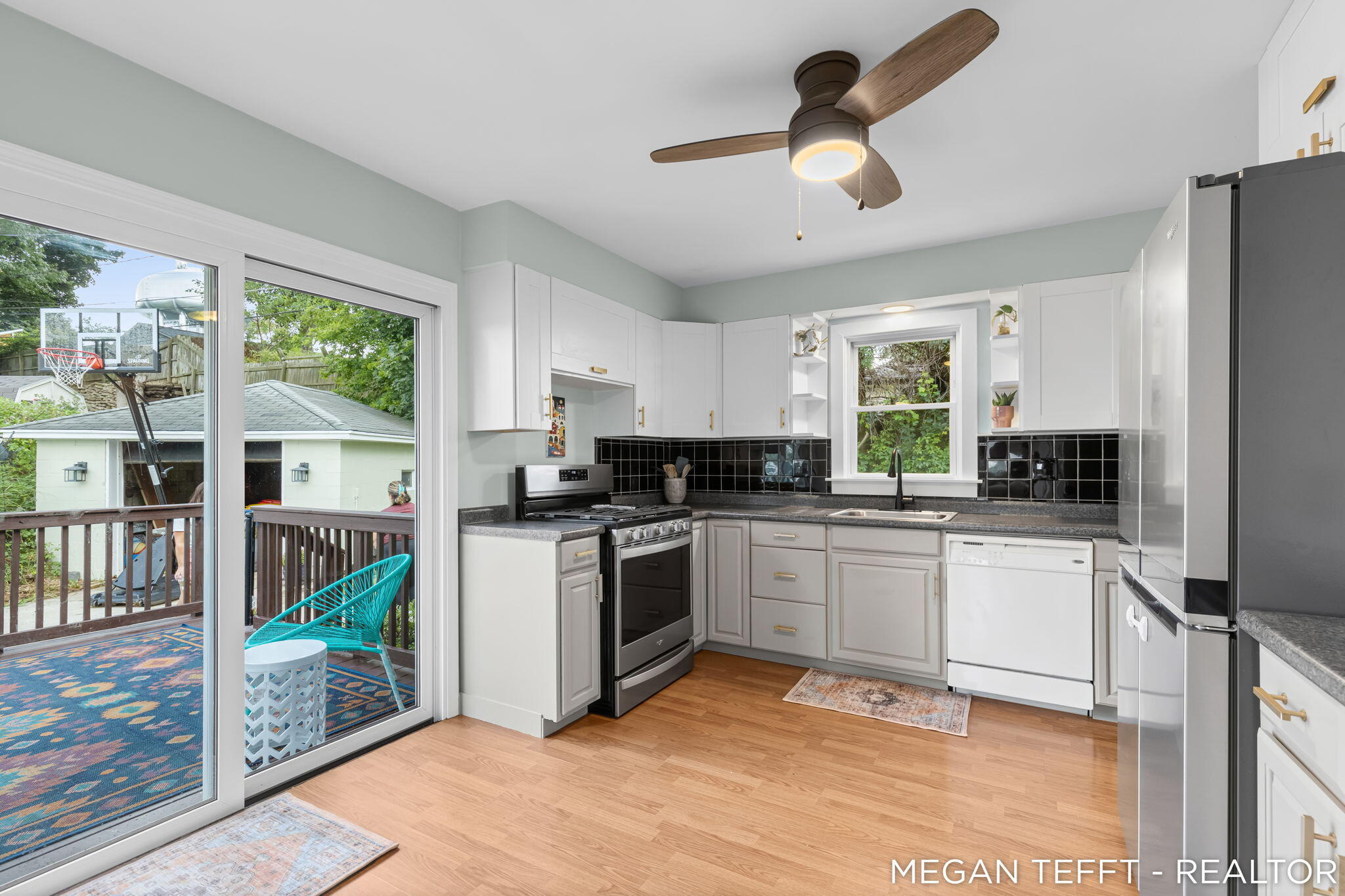 1074 Washtenaw Drive NE Grand Rapids MI 49505