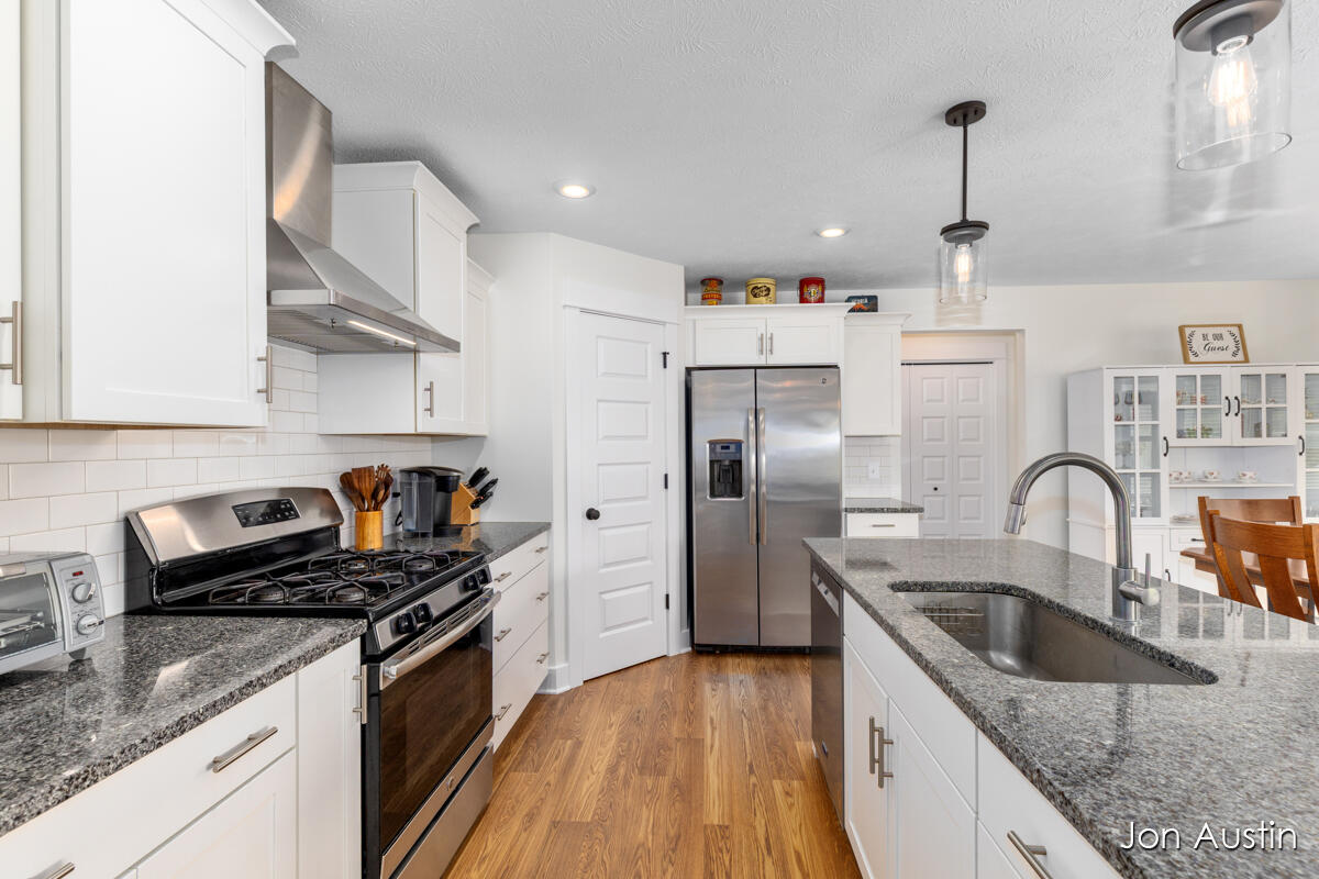 2929 E Morgan Trail NE Rockford MI 49341