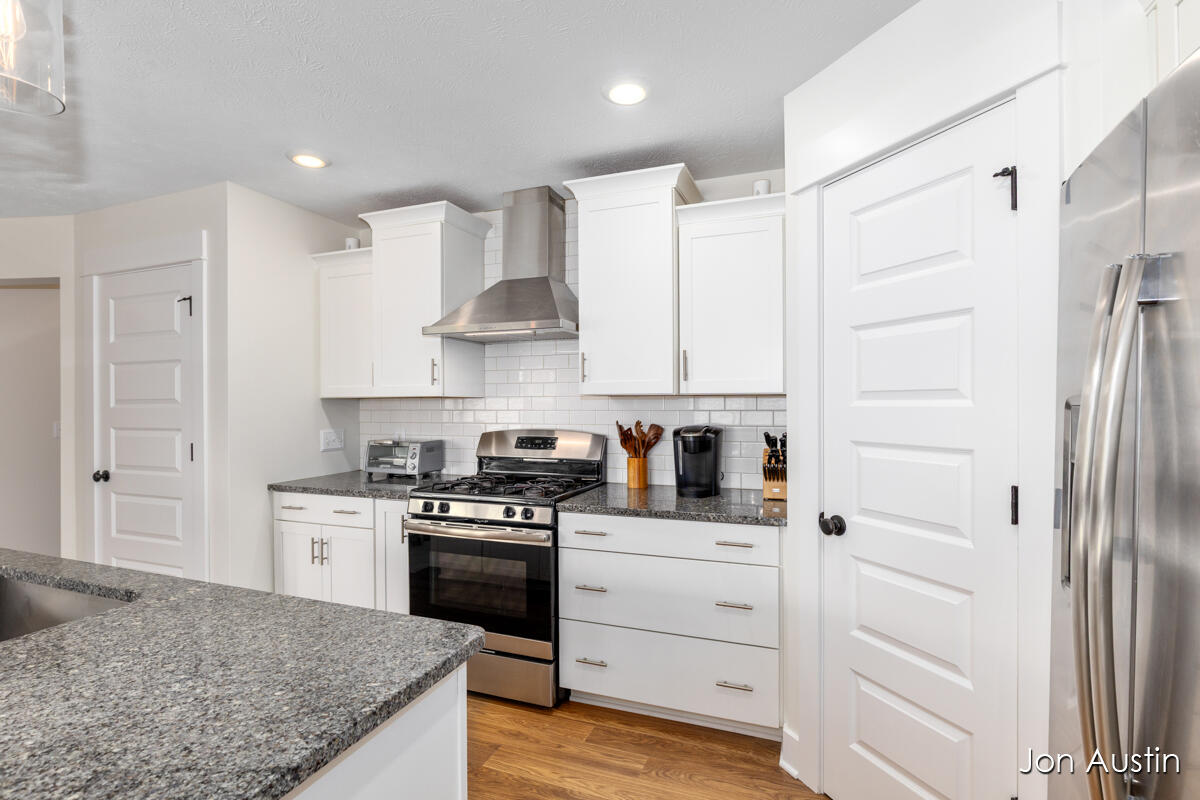 2929 E Morgan Trail NE Rockford MI 49341