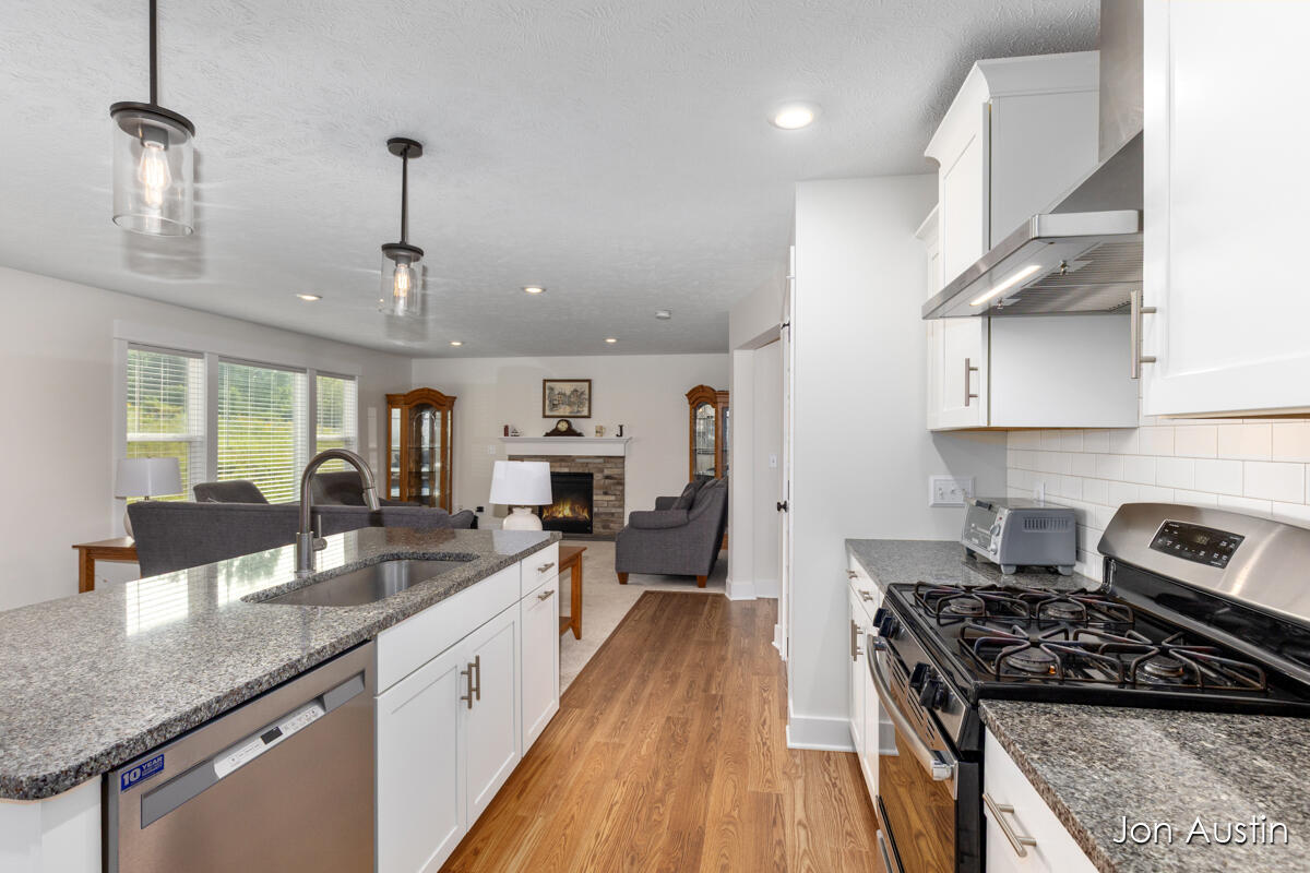 2929 E Morgan Trail NE Rockford MI 49341