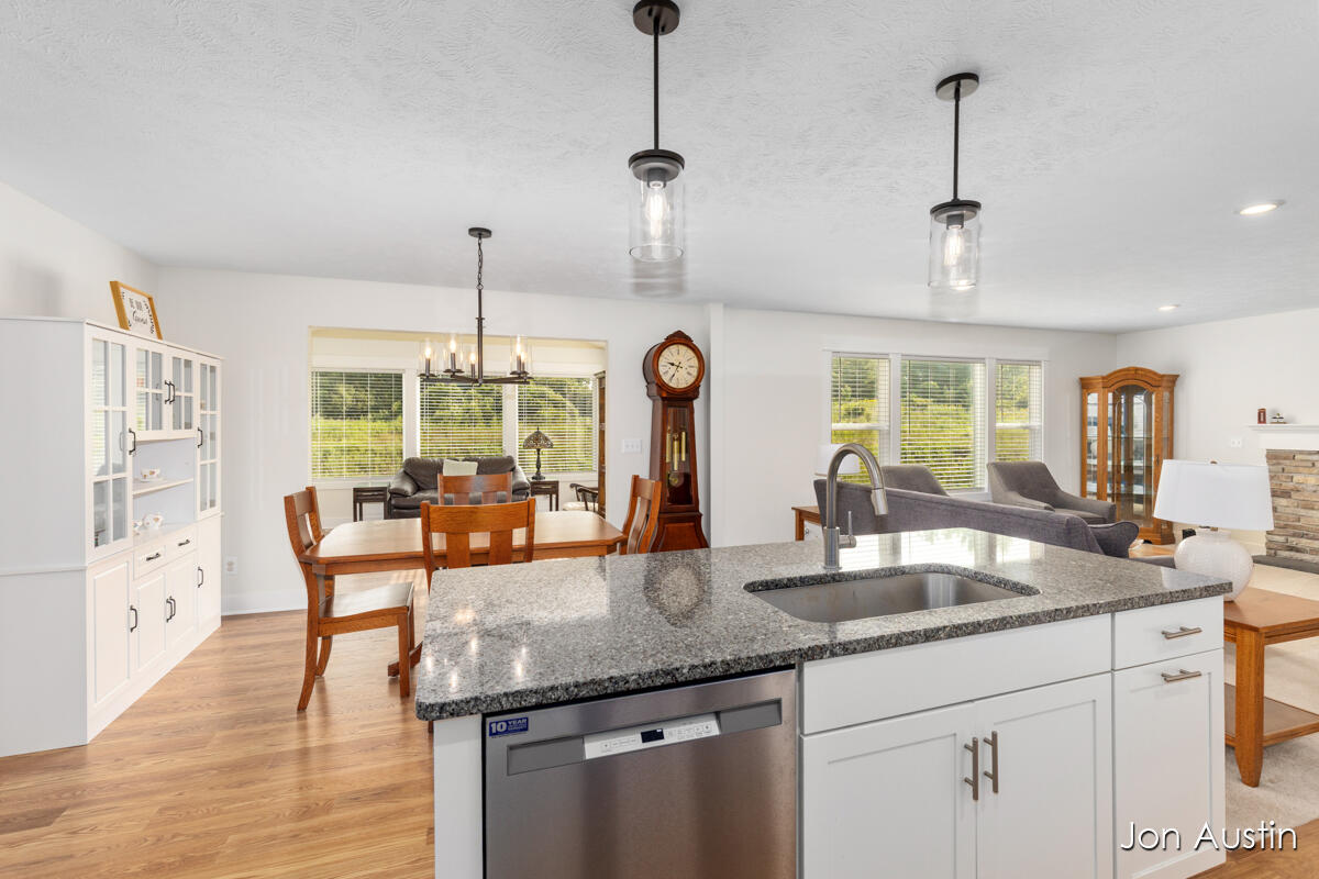 2929 E Morgan Trail NE Rockford MI 49341