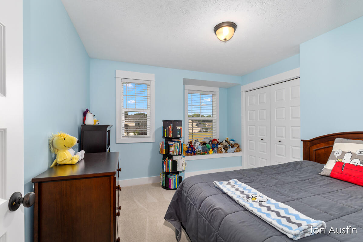 2929 E Morgan Trail NE Rockford MI 49341