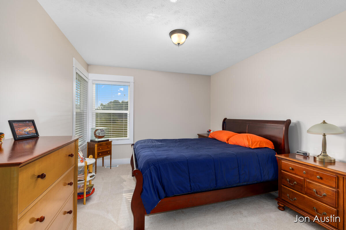 2929 E Morgan Trail NE Rockford MI 49341