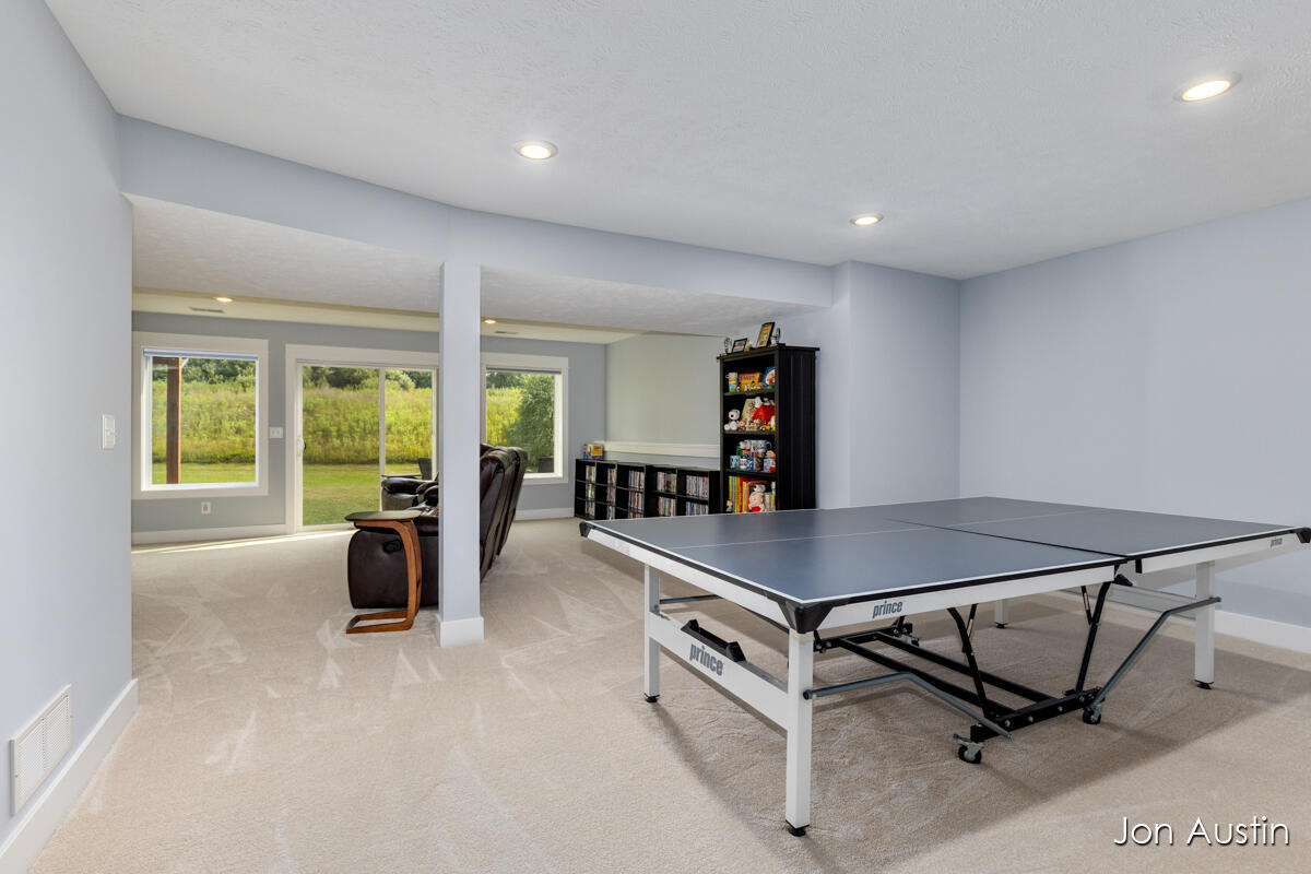 2929 E Morgan Trail NE Rockford MI 49341