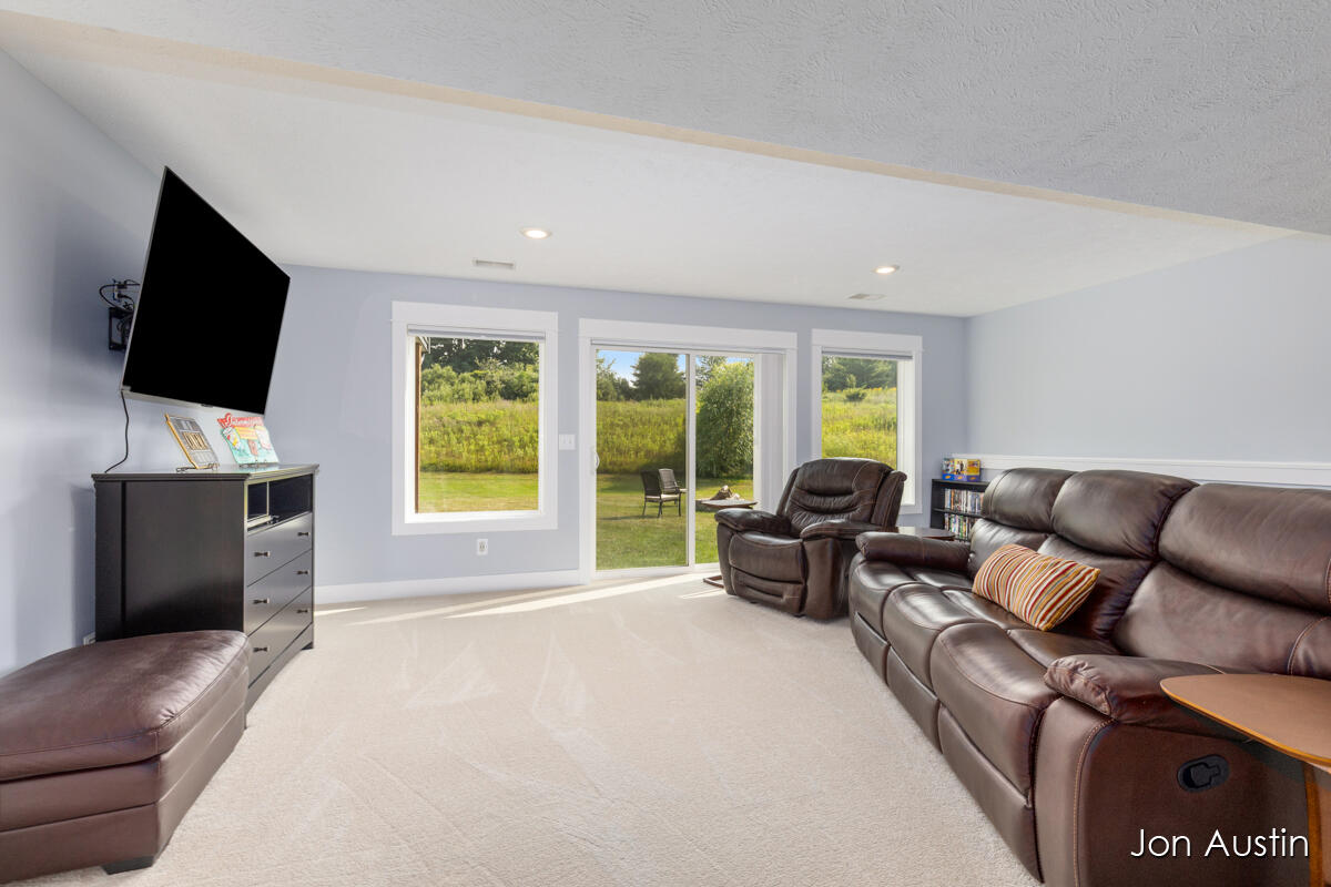 2929 E Morgan Trail NE Rockford MI 49341