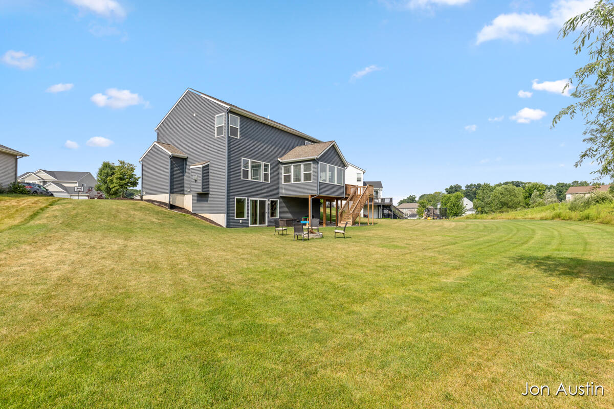 2929 E Morgan Trail NE Rockford MI 49341