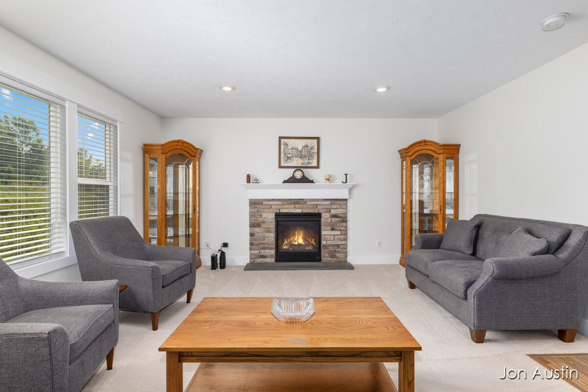 2929 E Morgan Trail NE Rockford MI 49341