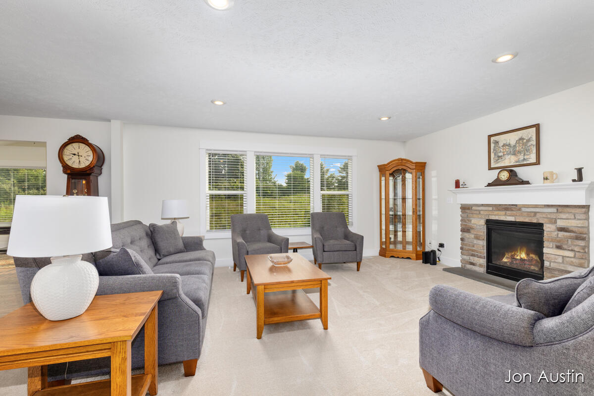 2929 E Morgan Trail NE Rockford MI 49341
