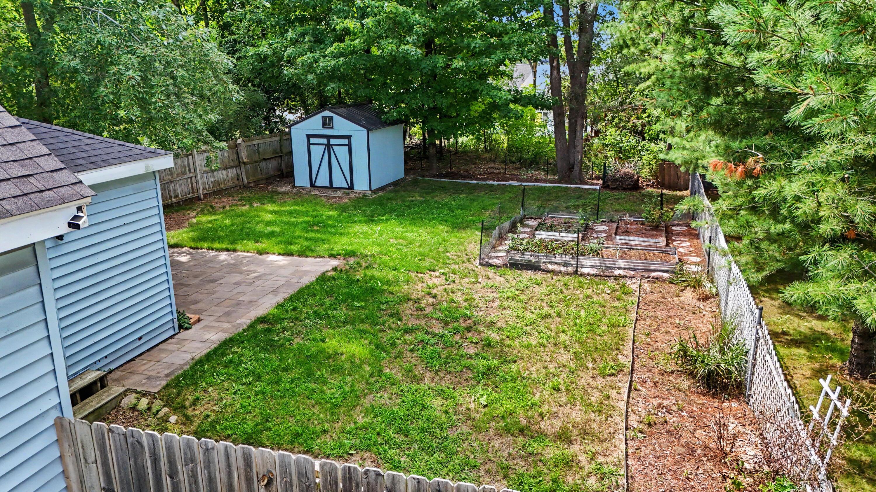 933 Benjamin Avenue NE Grand Rapids MI 49503