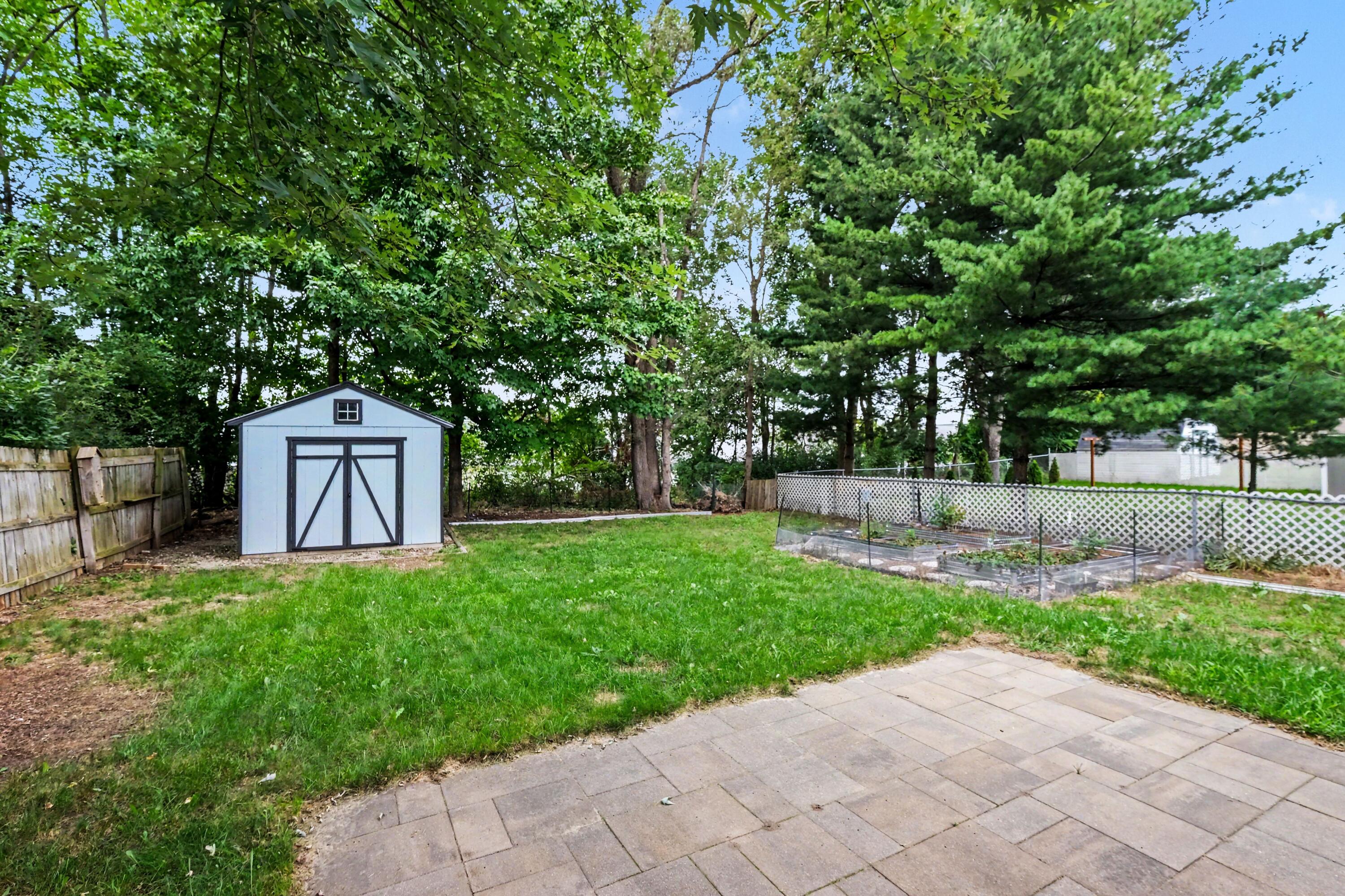 933 Benjamin Avenue NE Grand Rapids MI 49503