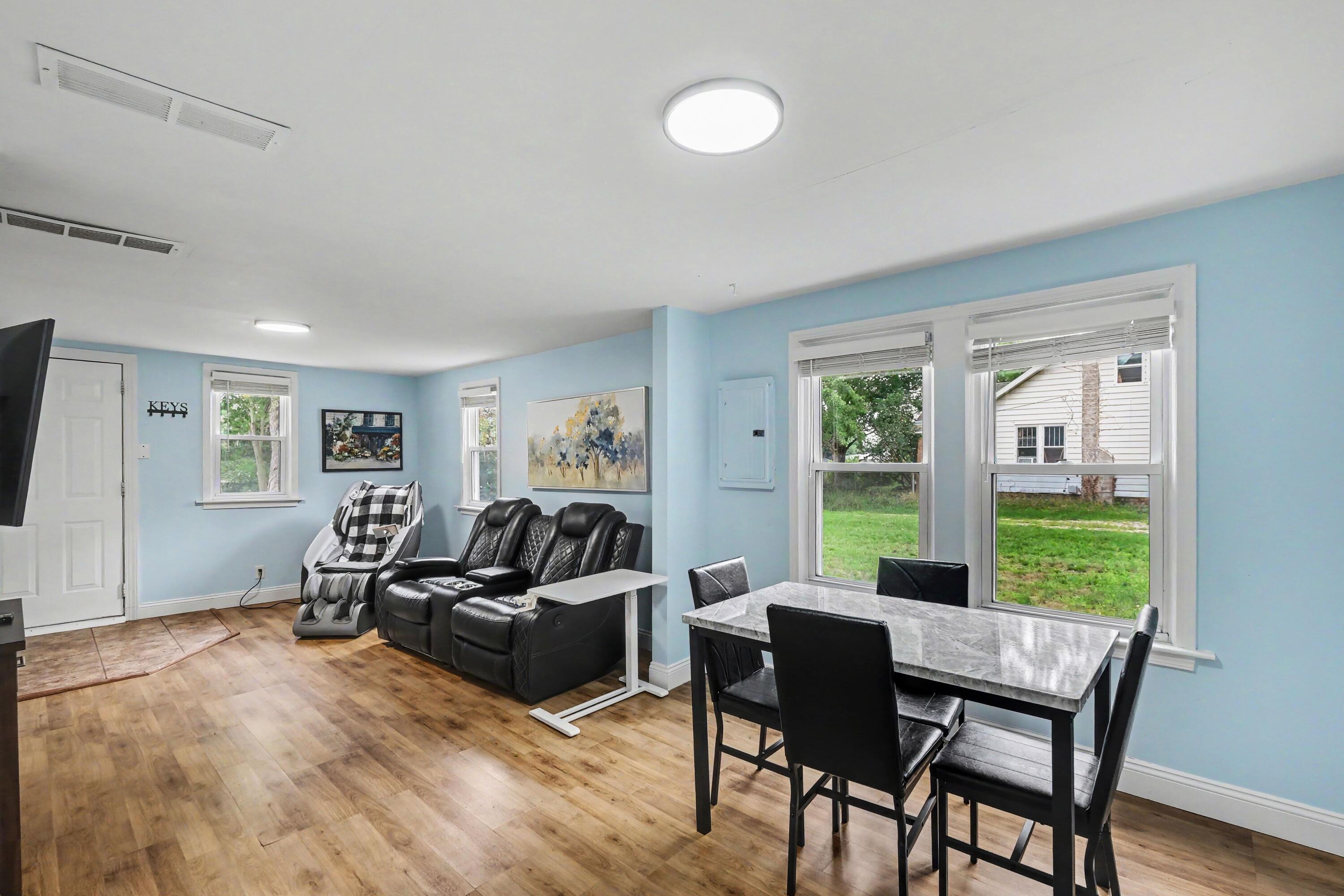 933 Benjamin Avenue NE Grand Rapids MI 49503