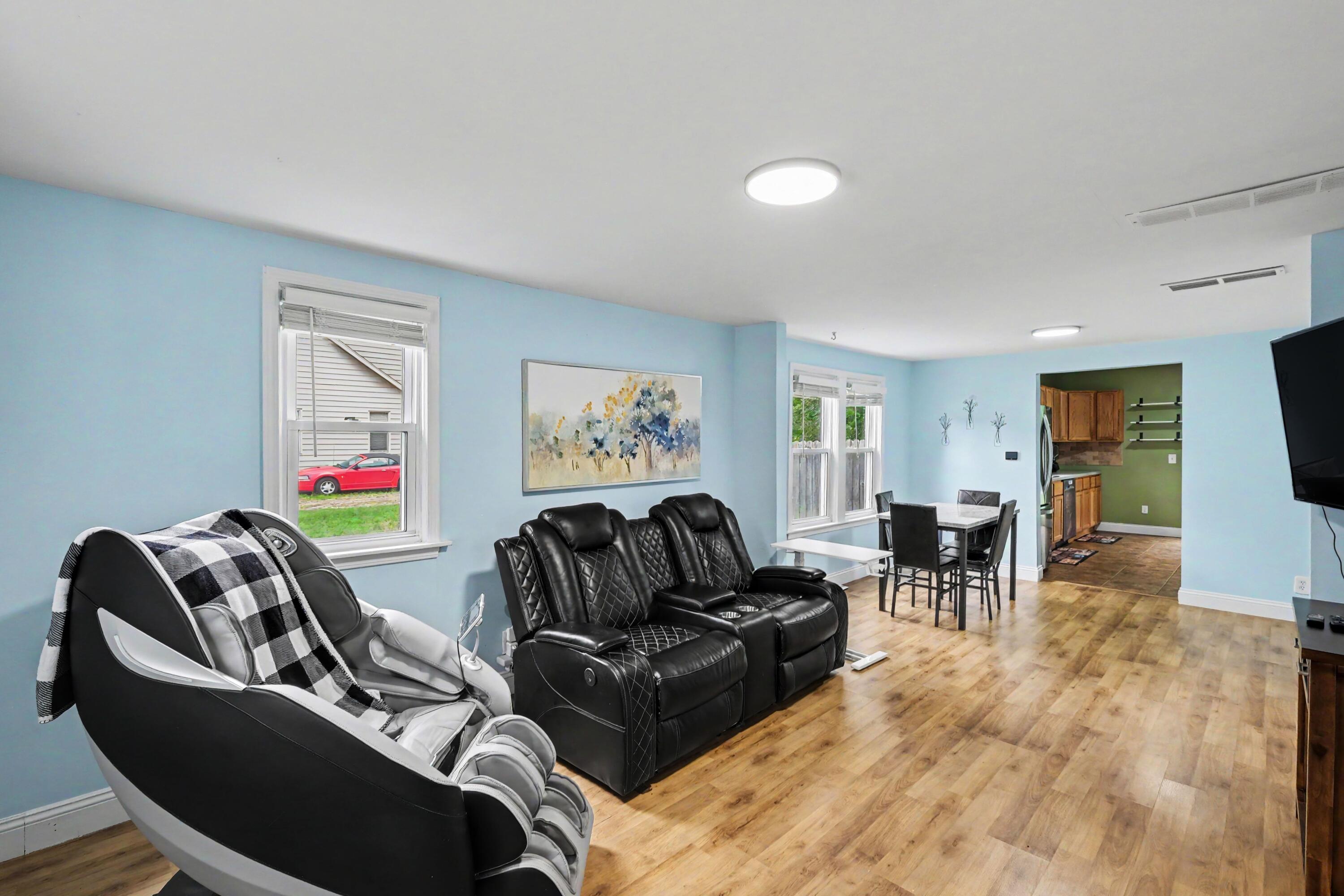 933 Benjamin Avenue NE Grand Rapids MI 49503