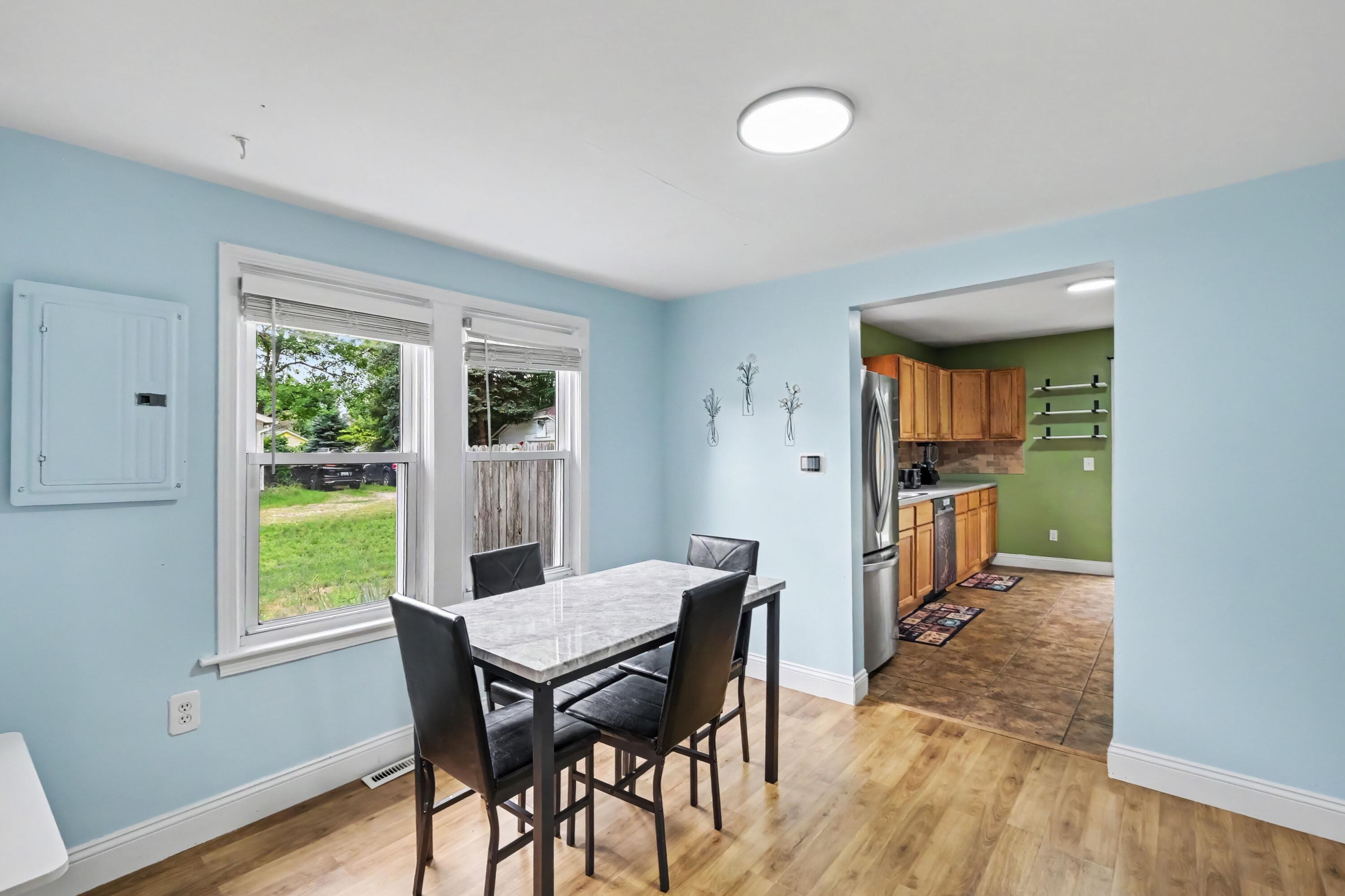 933 Benjamin Avenue NE Grand Rapids MI 49503