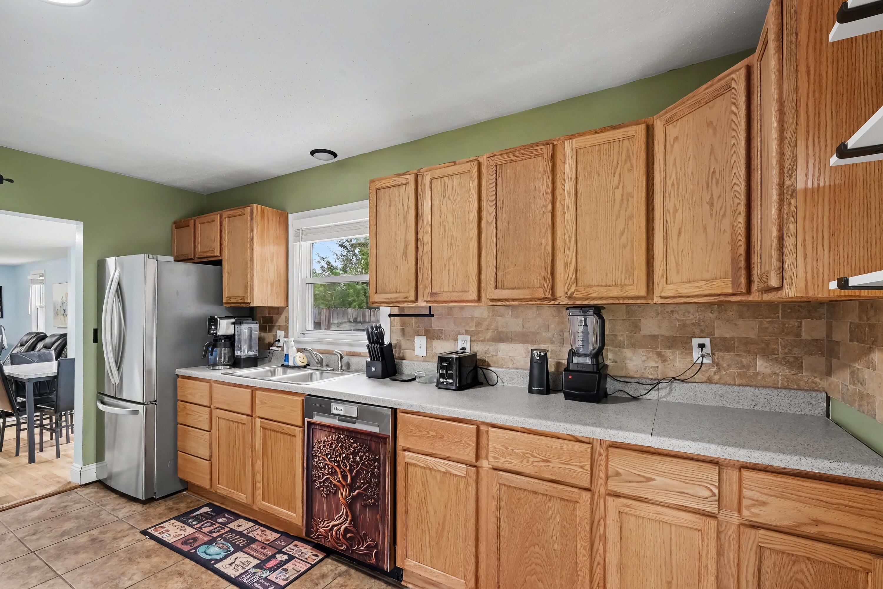 933 Benjamin Avenue NE Grand Rapids MI 49503