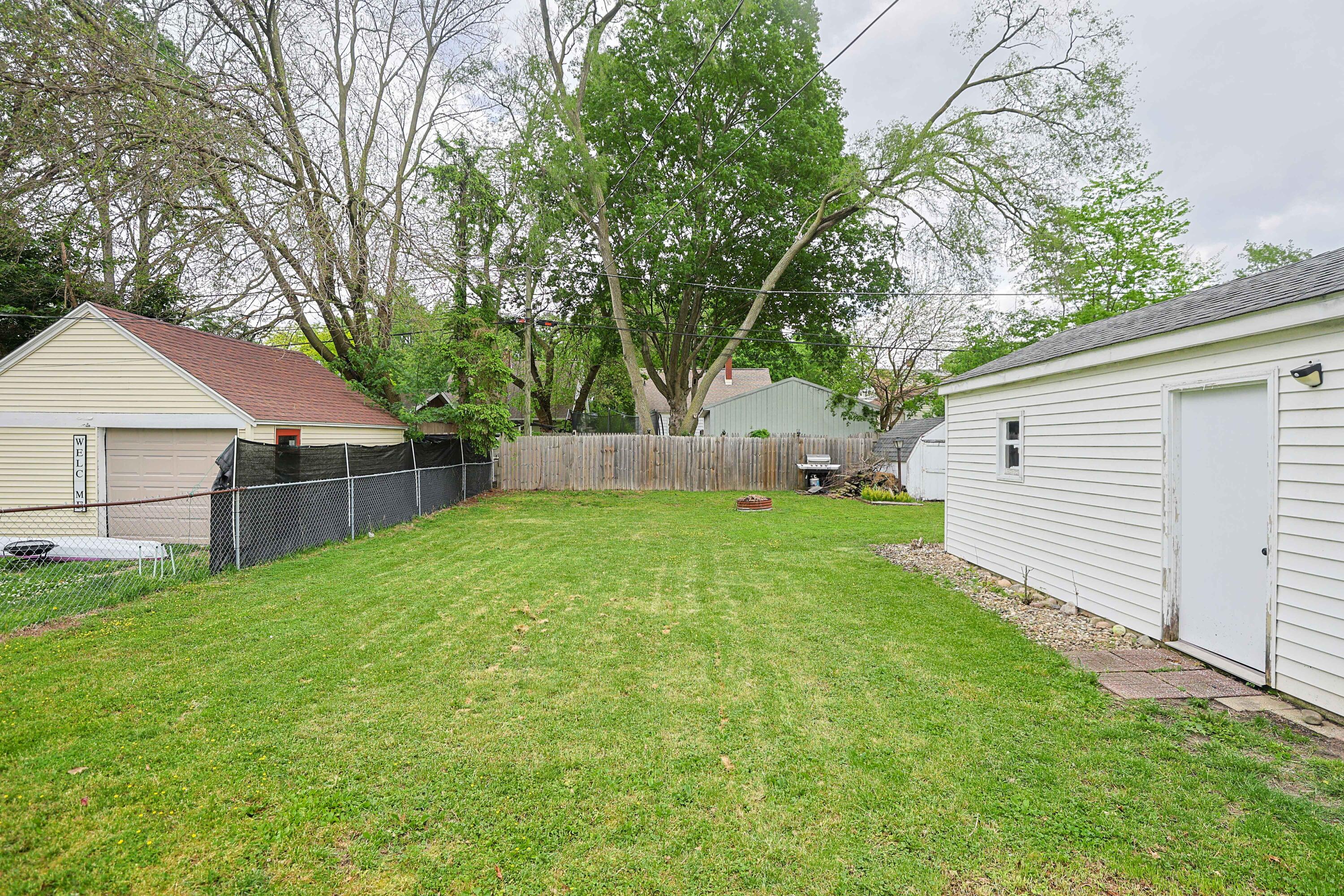 1643 Ferry Street Niles MI 49120