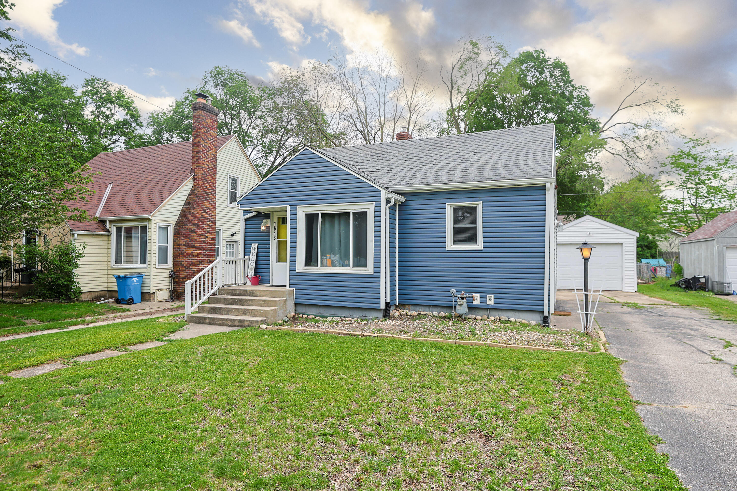1643 Ferry Street Niles MI 49120