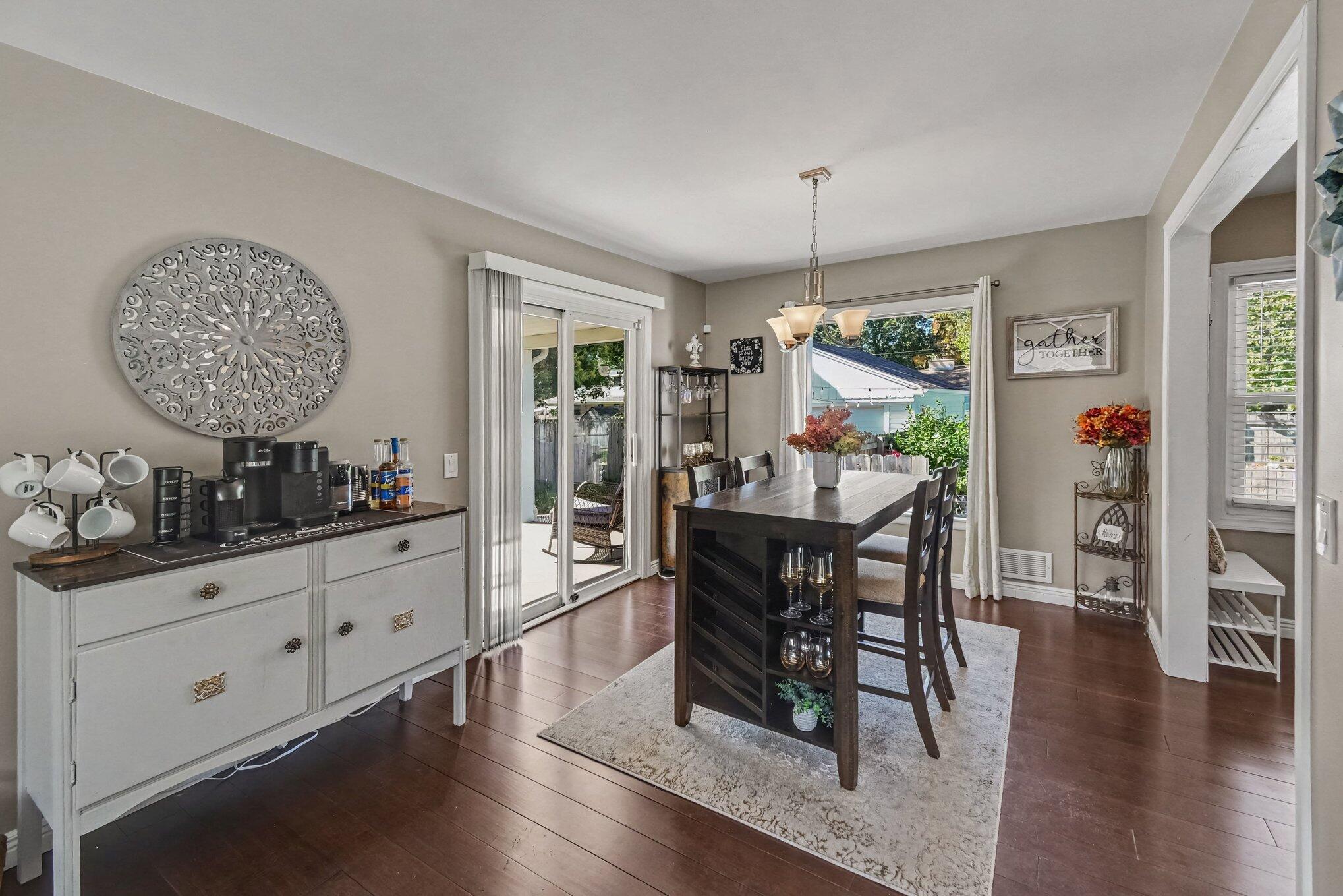843 Fairfield Avenue NW Grand Rapids MI 49504