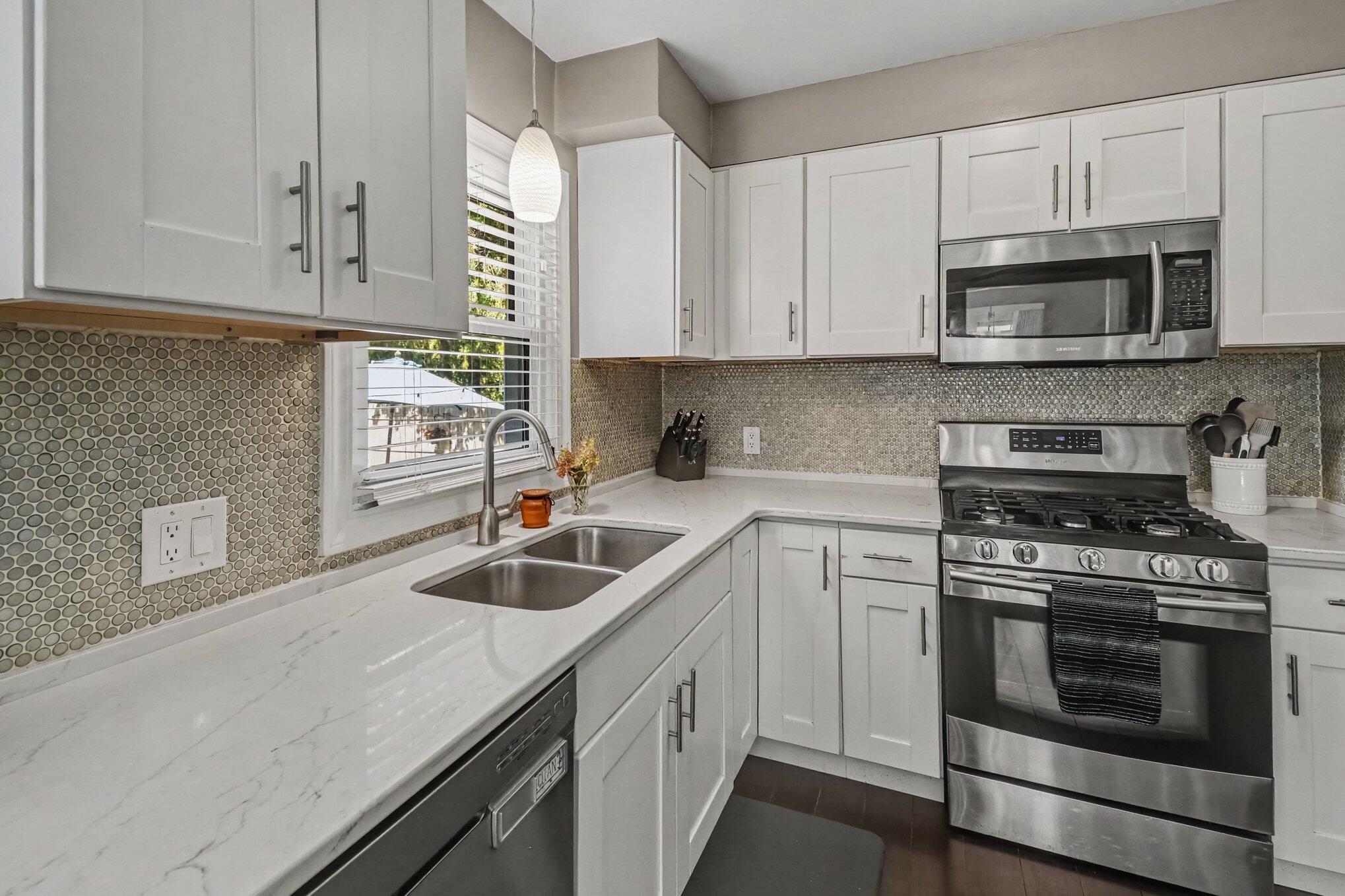 843 Fairfield Avenue NW Grand Rapids MI 49504