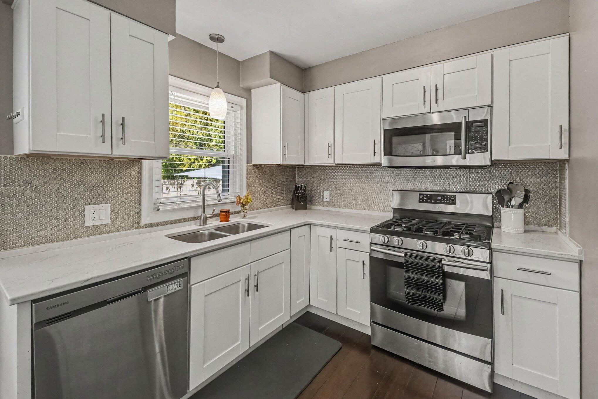 843 Fairfield Avenue NW Grand Rapids MI 49504