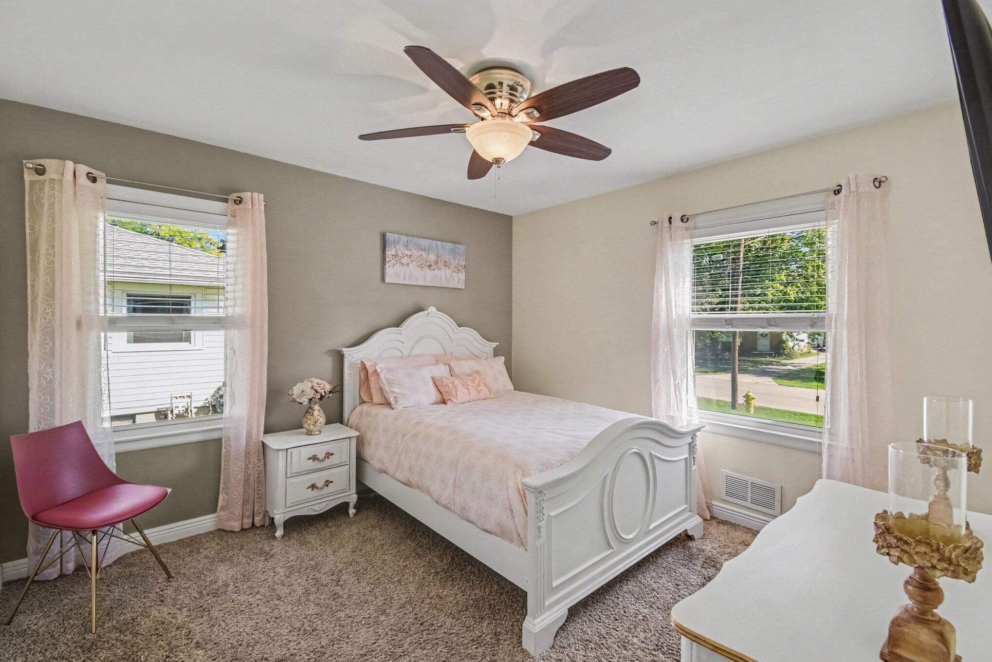 843 Fairfield Avenue NW Grand Rapids MI 49504
