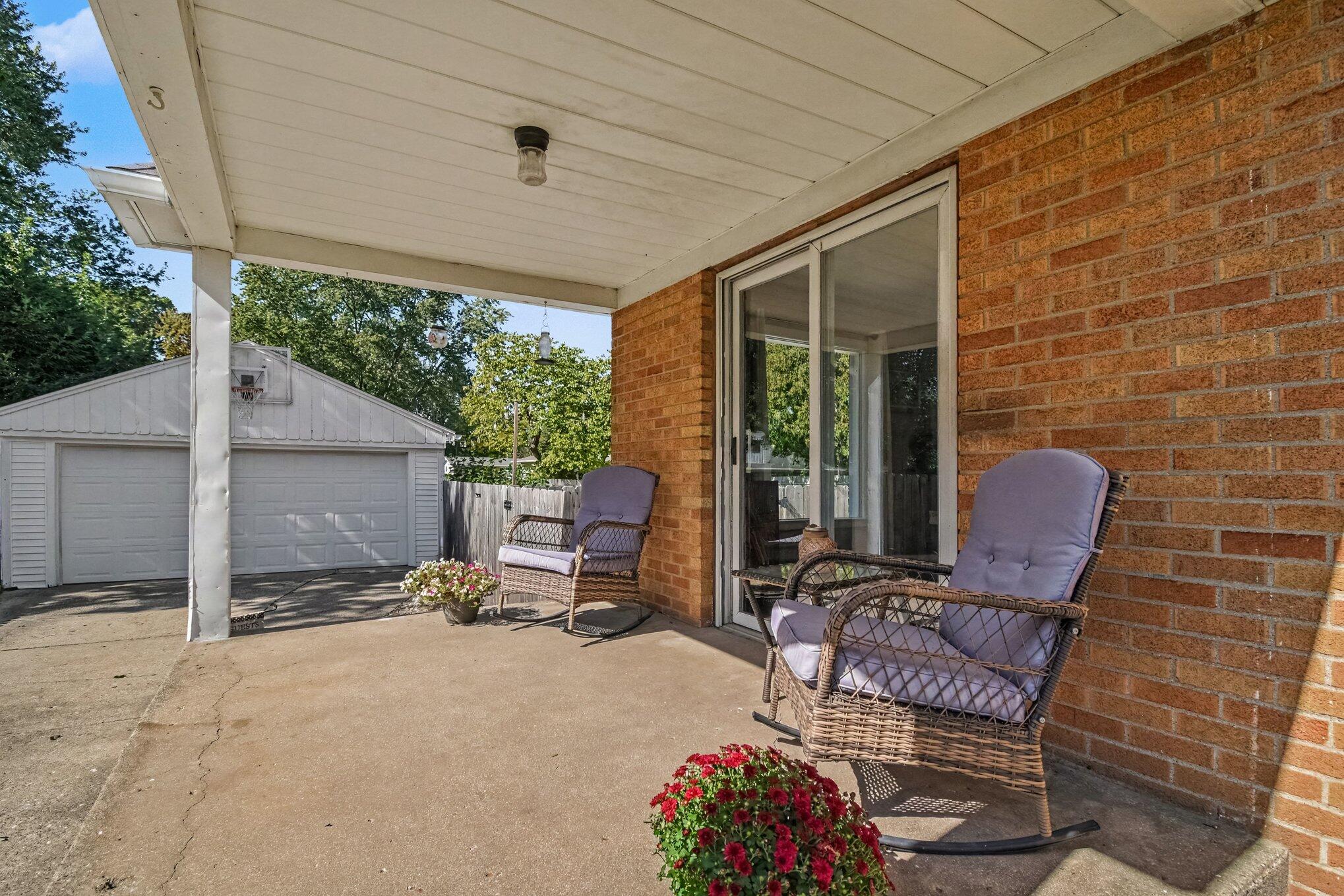 843 Fairfield Avenue NW Grand Rapids MI 49504