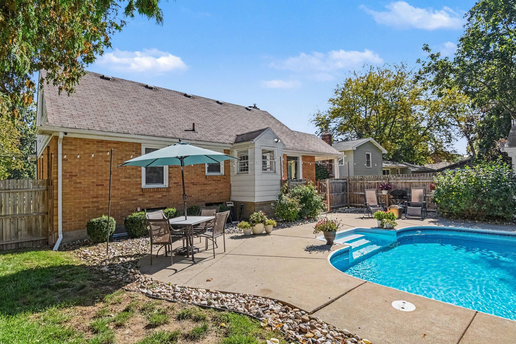 843 Fairfield Avenue NW Grand Rapids MI 49504