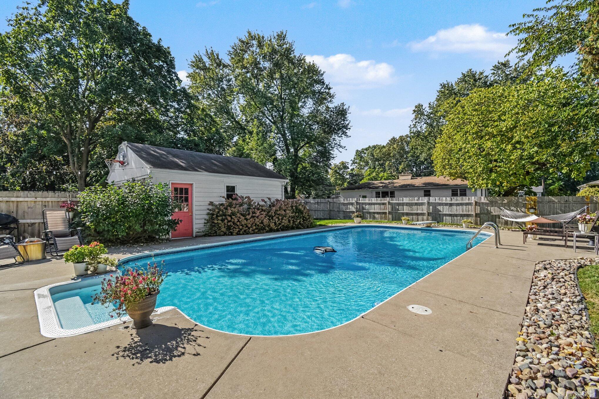 843 Fairfield Avenue NW Grand Rapids MI 49504