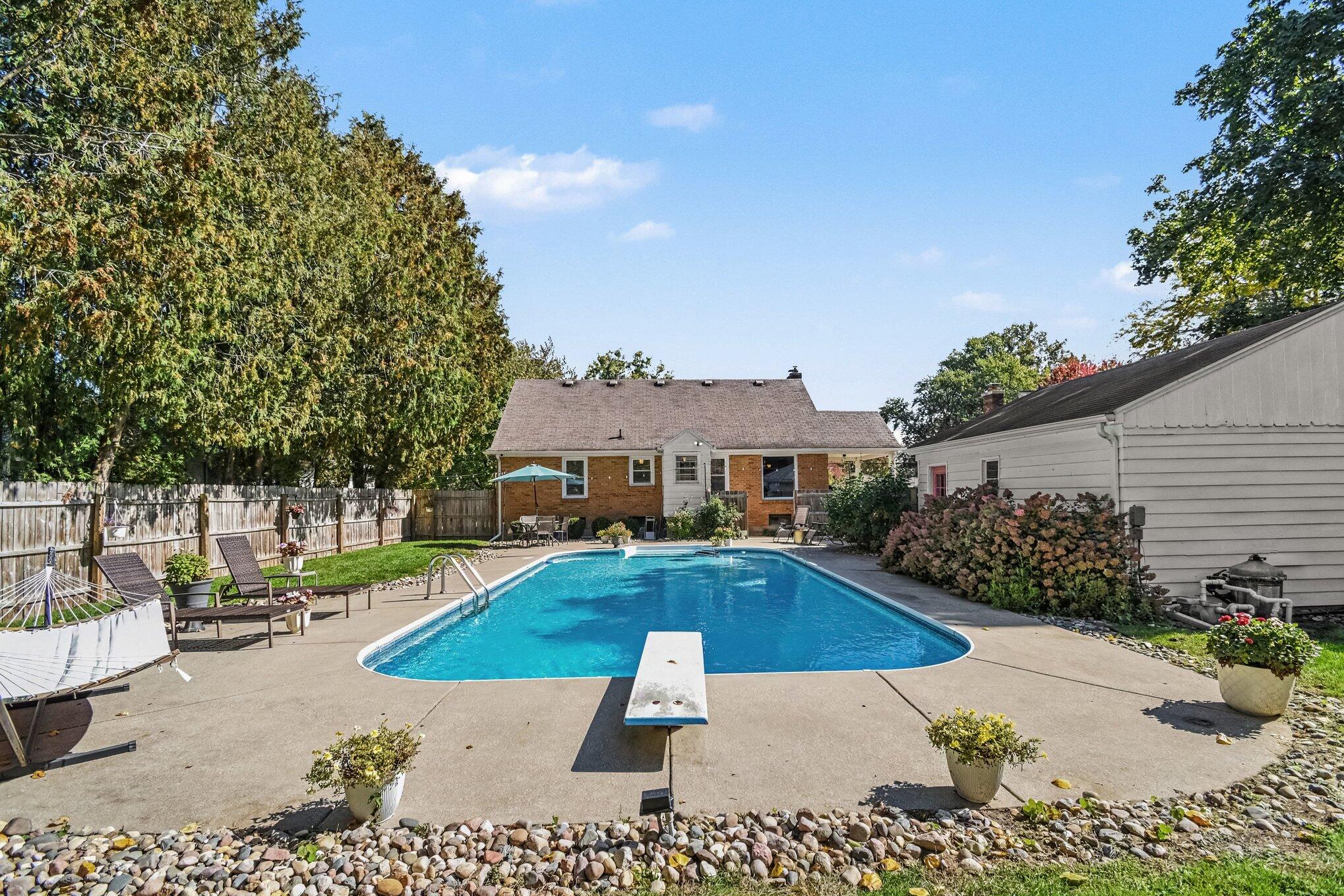 843 Fairfield Avenue NW Grand Rapids MI 49504