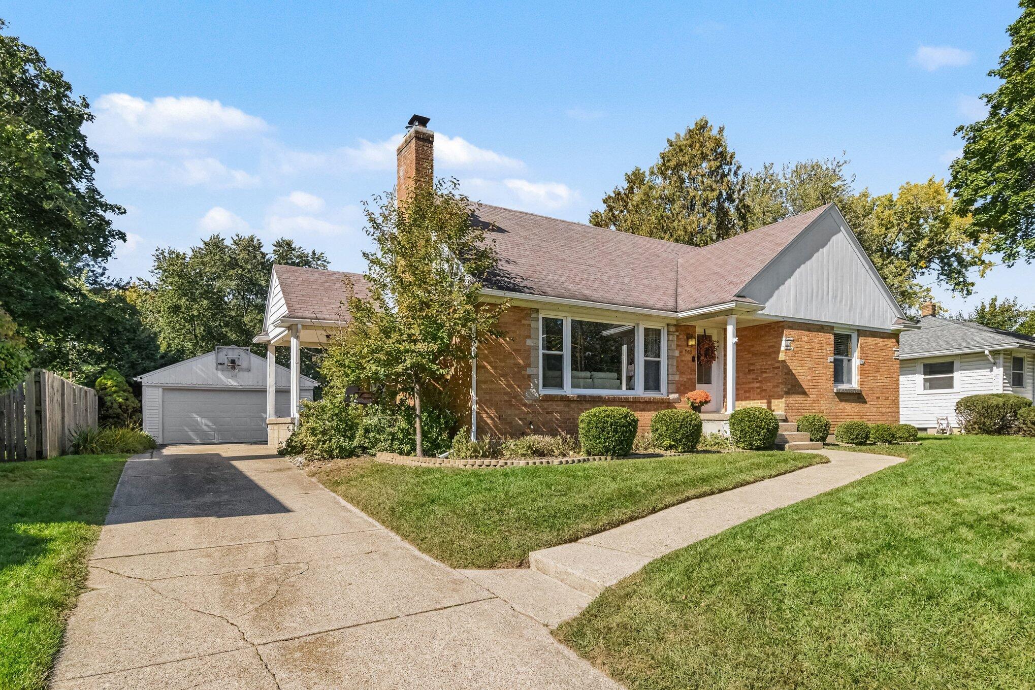 843 Fairfield Avenue NW Grand Rapids MI 49504