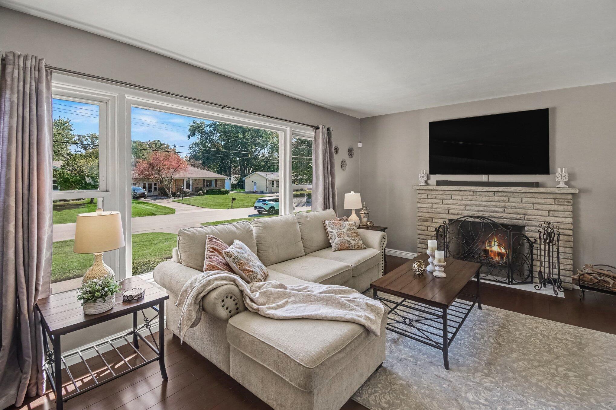 843 Fairfield Avenue NW Grand Rapids MI 49504