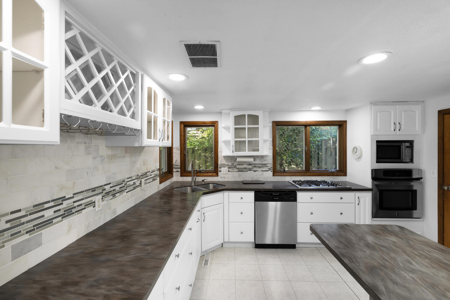 24199 N Shore Drive Edwardsburg MI 49112