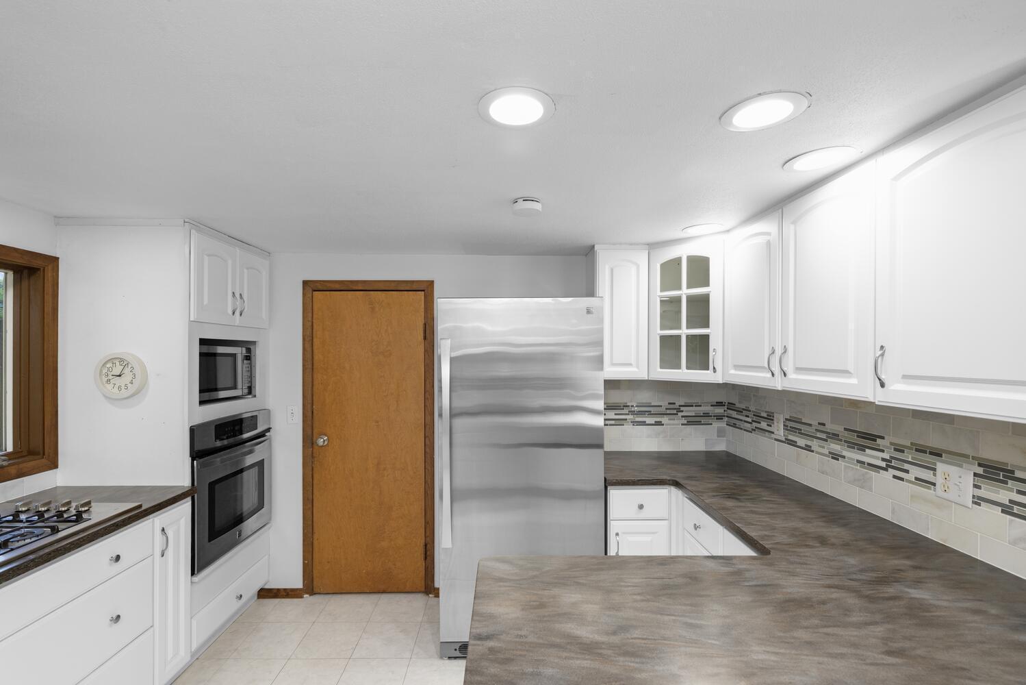 24199 N Shore Drive Edwardsburg MI 49112