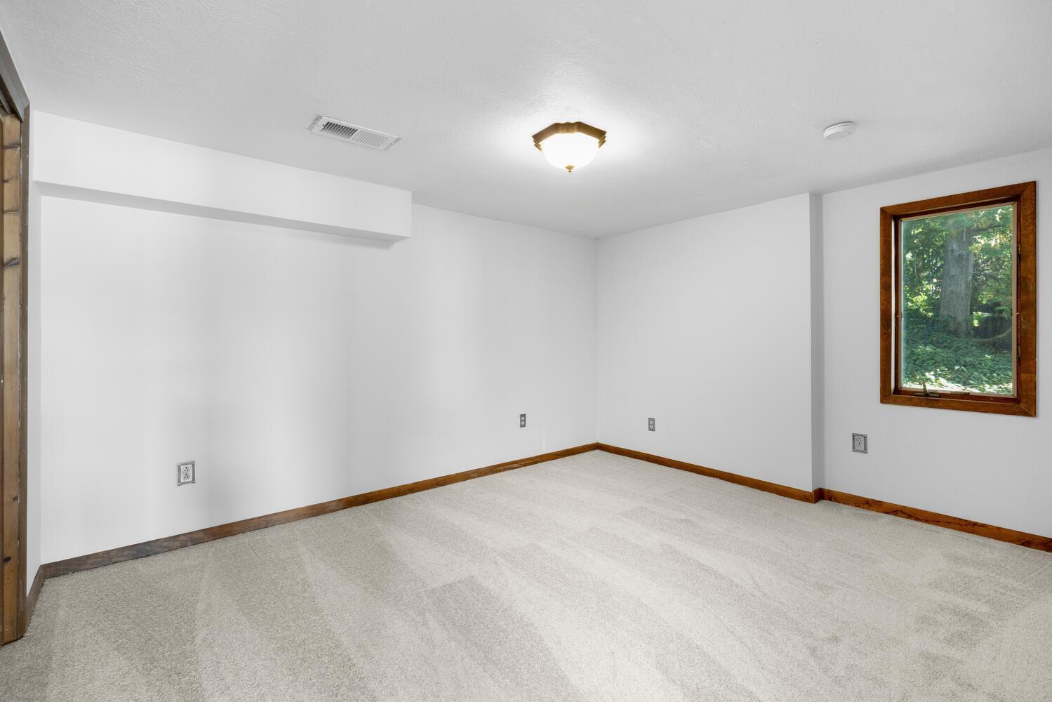 24199 N Shore Drive Edwardsburg MI 49112