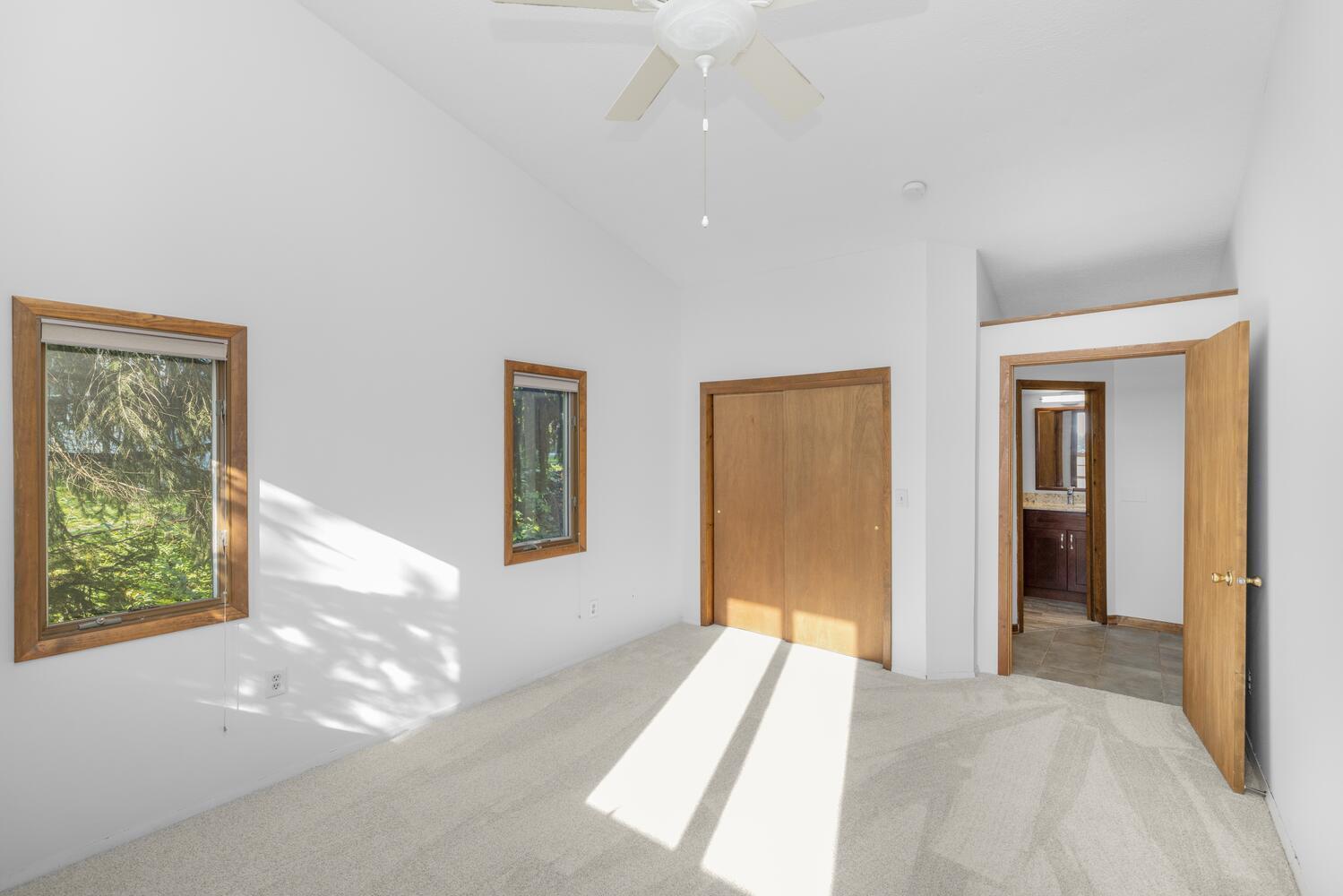 24199 N Shore Drive Edwardsburg MI 49112