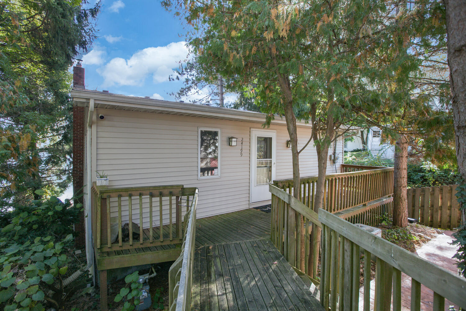 24199 N Shore Drive Edwardsburg MI 49112