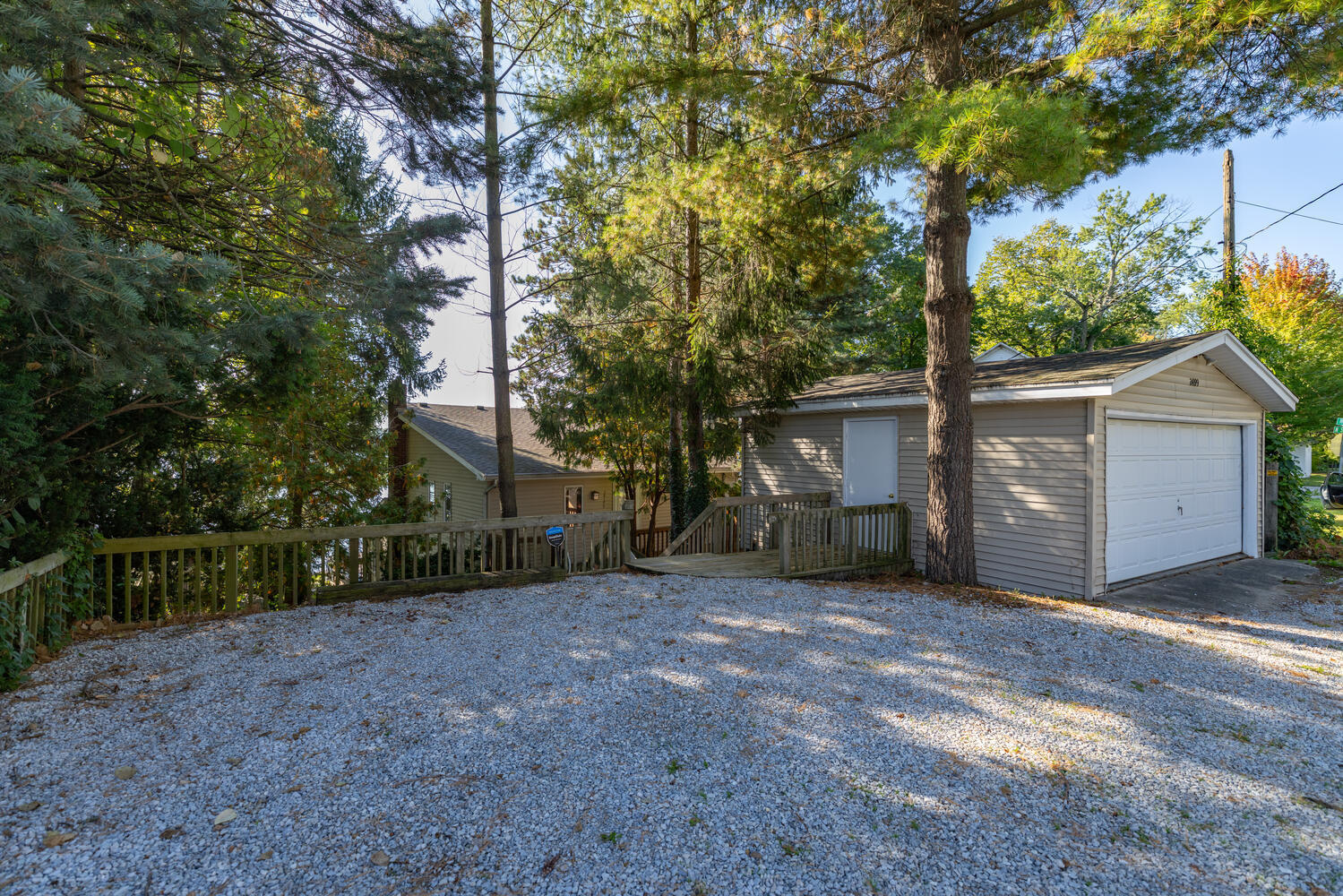 24199 N Shore Drive Edwardsburg MI 49112
