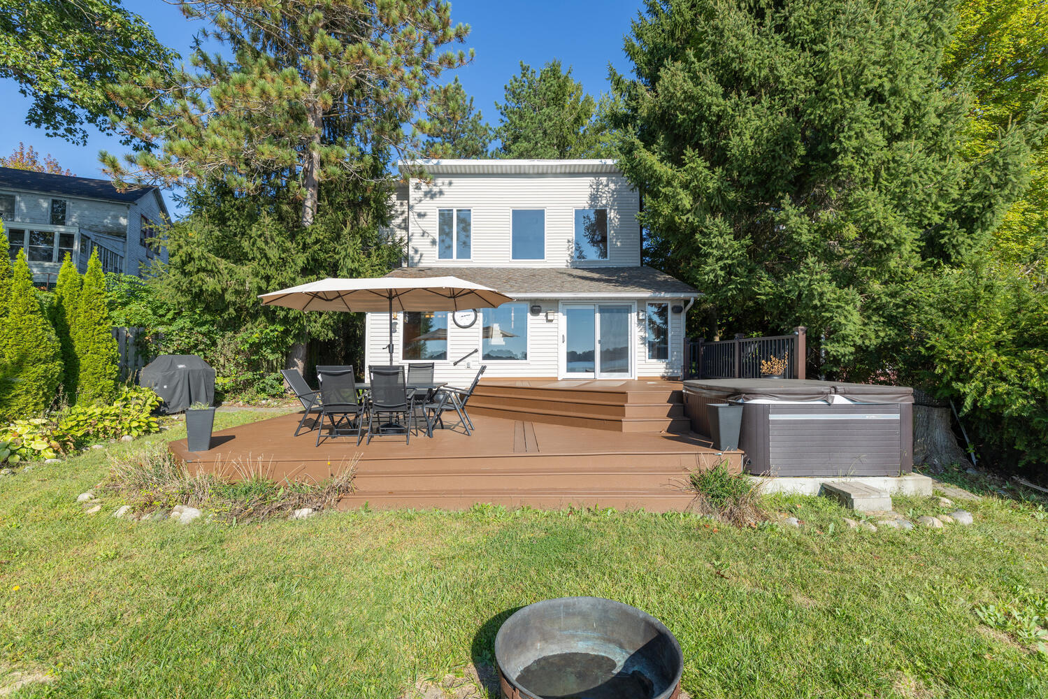 24199 N Shore Drive Edwardsburg MI 49112