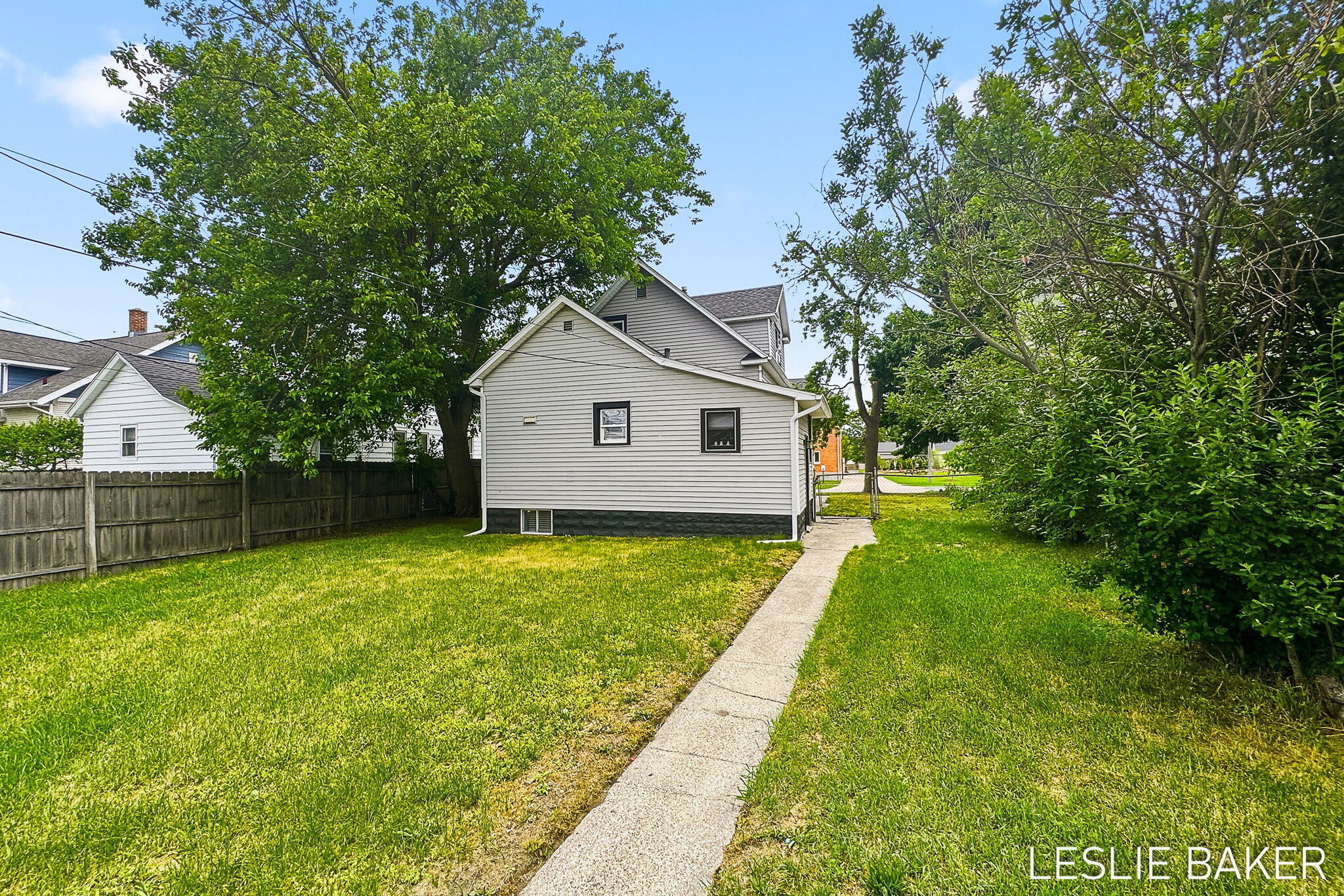 156 W 18th Street Holland MI 49423