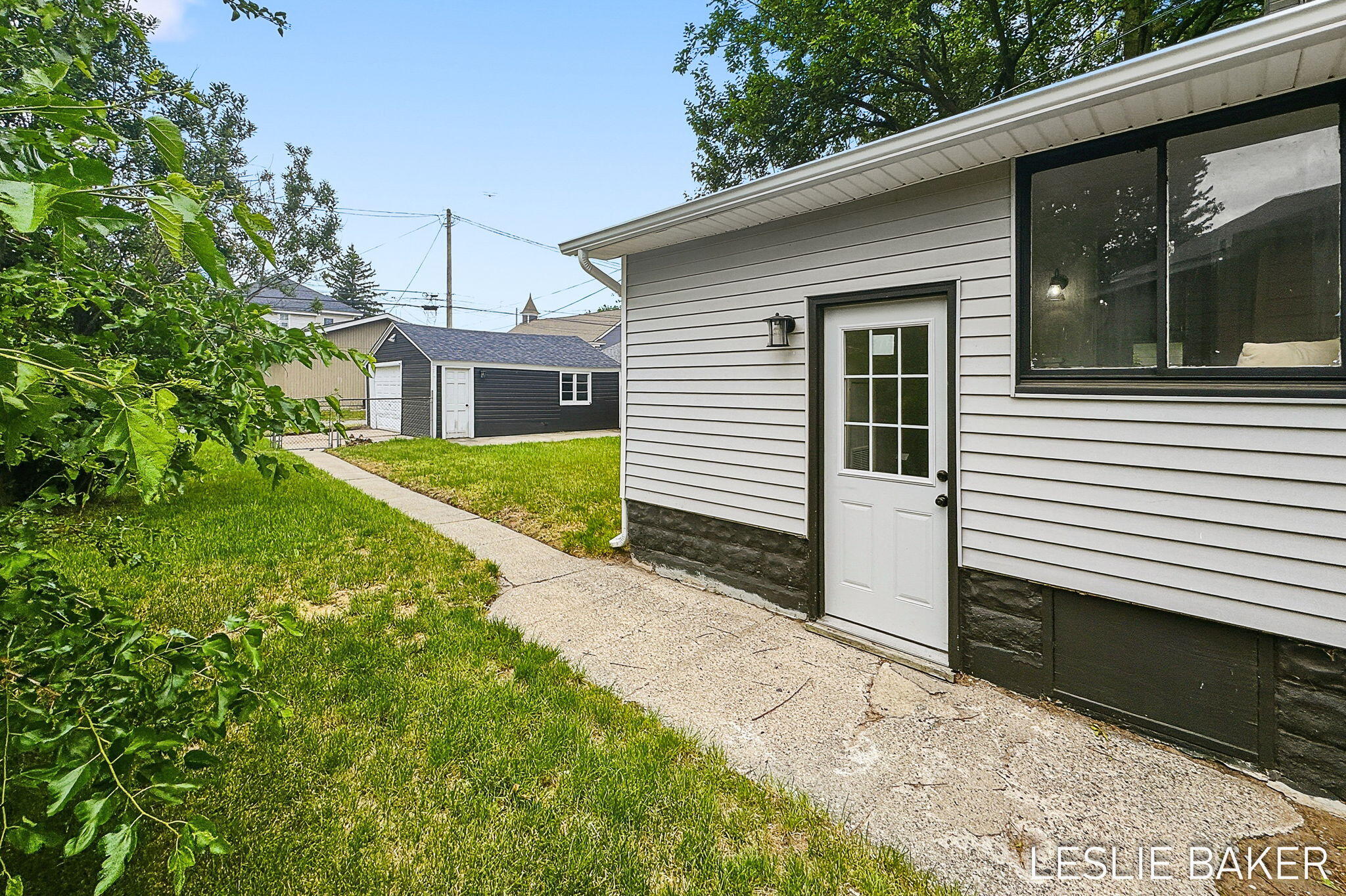156 W 18th Street Holland MI 49423