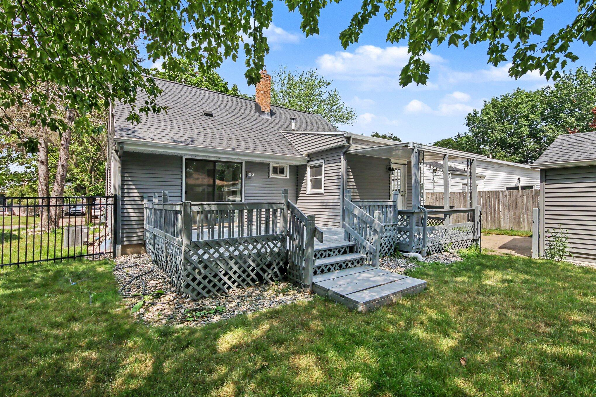 2738 Richards Drive SE East Grand Rapids MI 49506