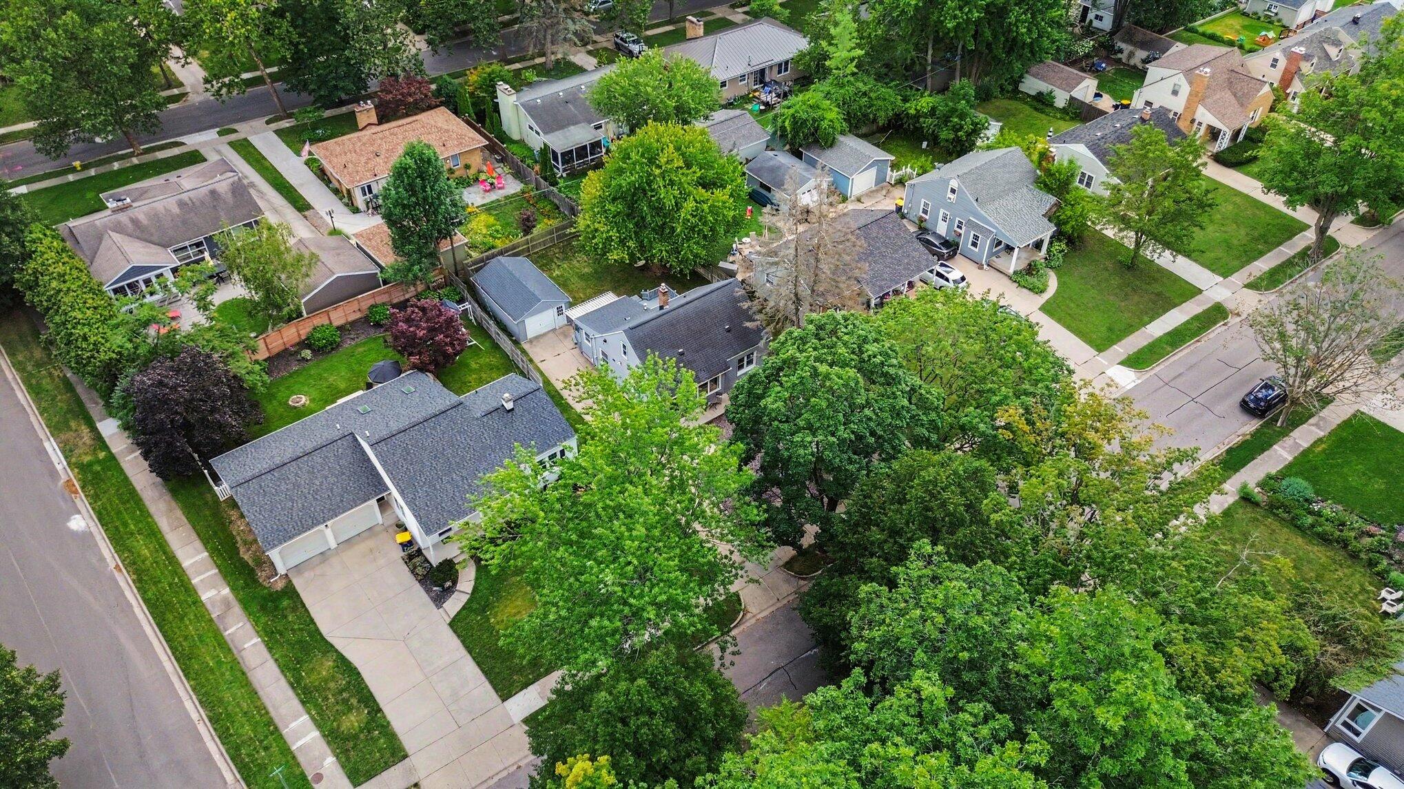 2738 Richards Drive SE East Grand Rapids MI 49506
