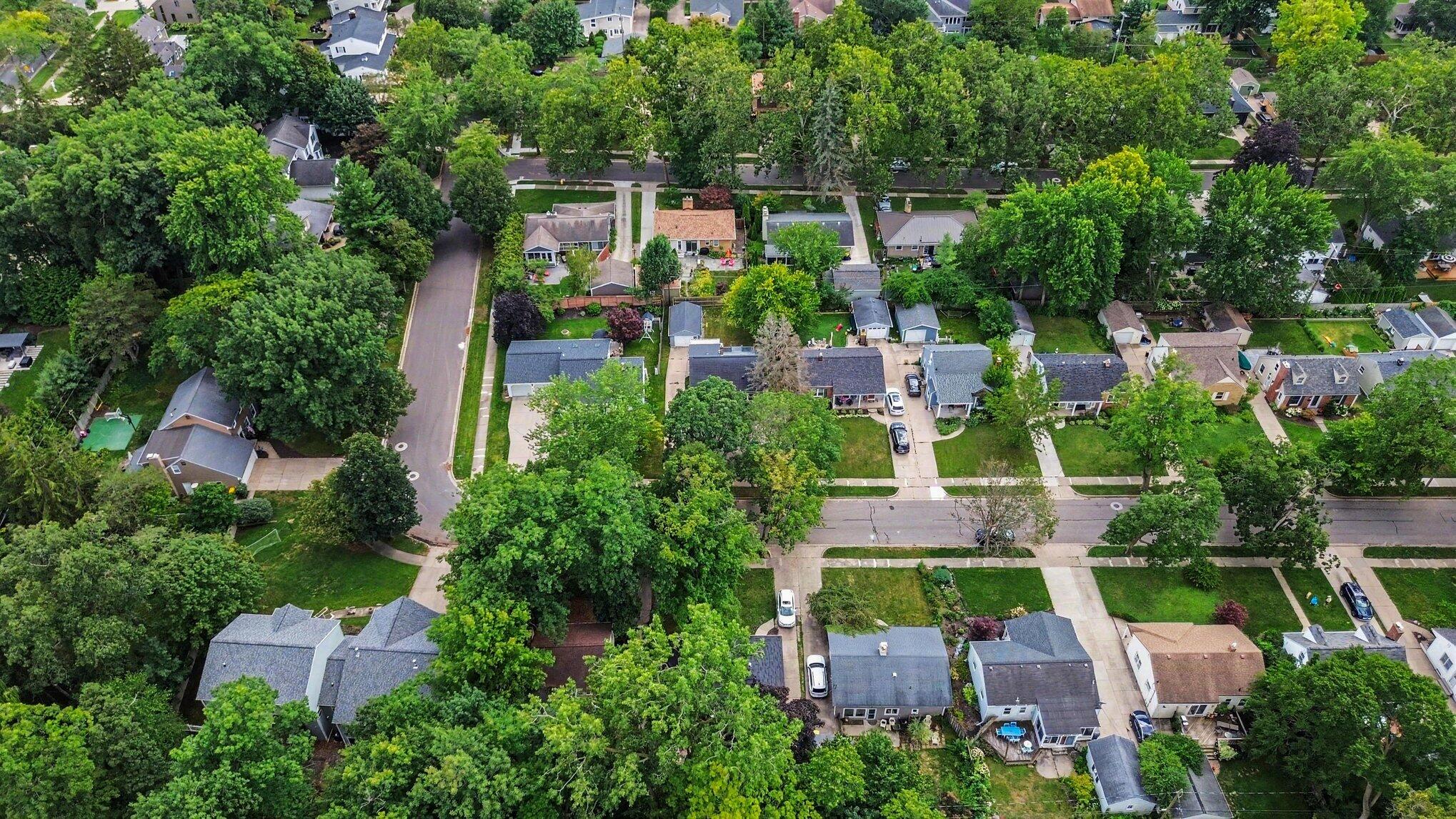 2738 Richards Drive SE East Grand Rapids MI 49506