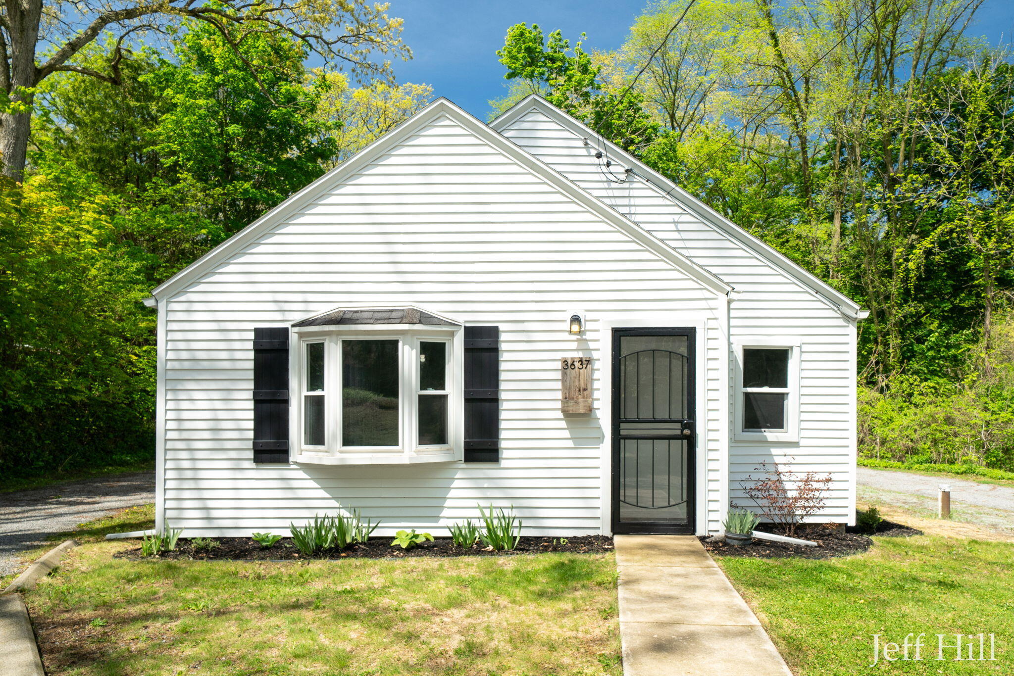 3637 Colonial Avenue NE Grand Rapids MI 49525
