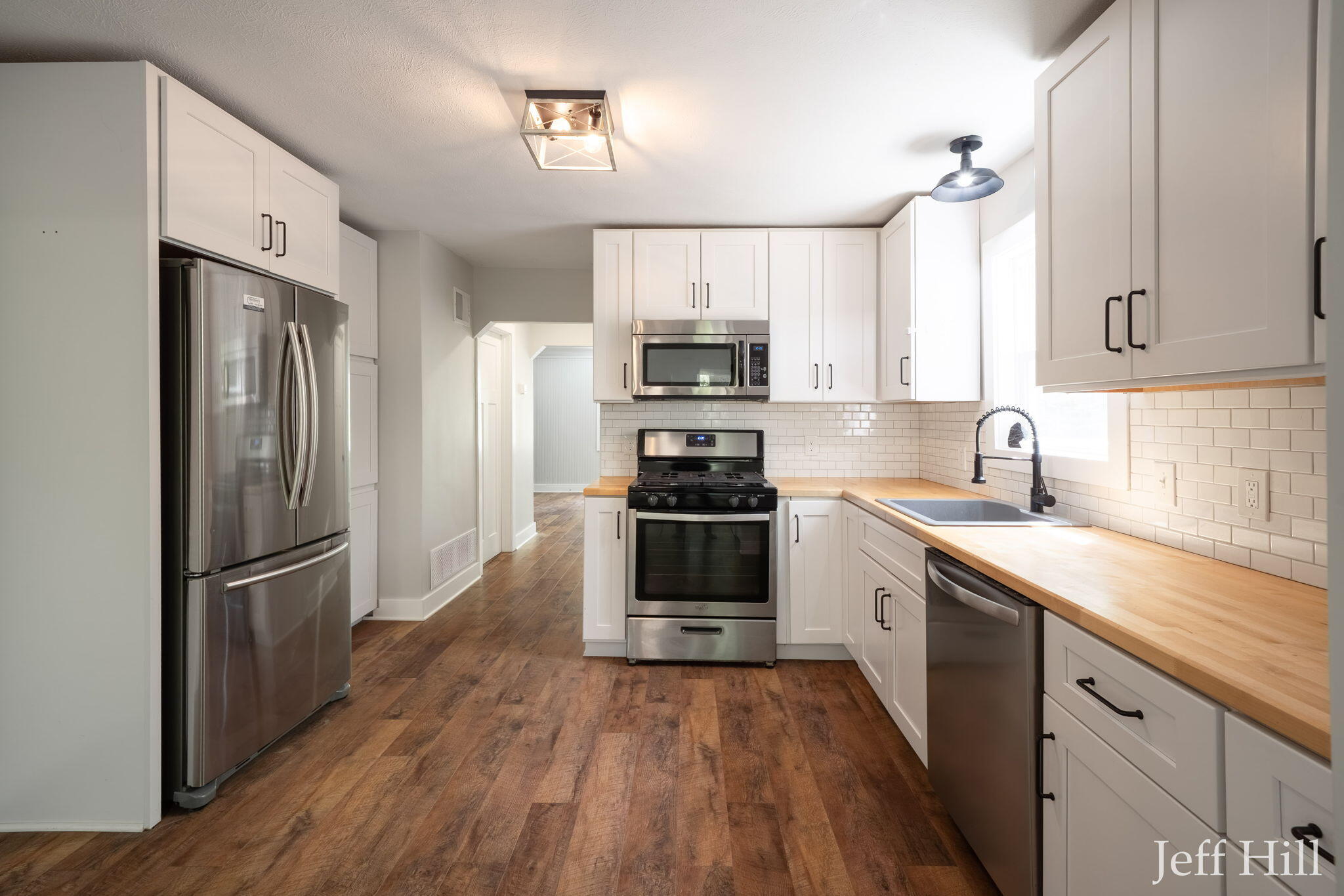 3637 Colonial Avenue NE Grand Rapids MI 49525