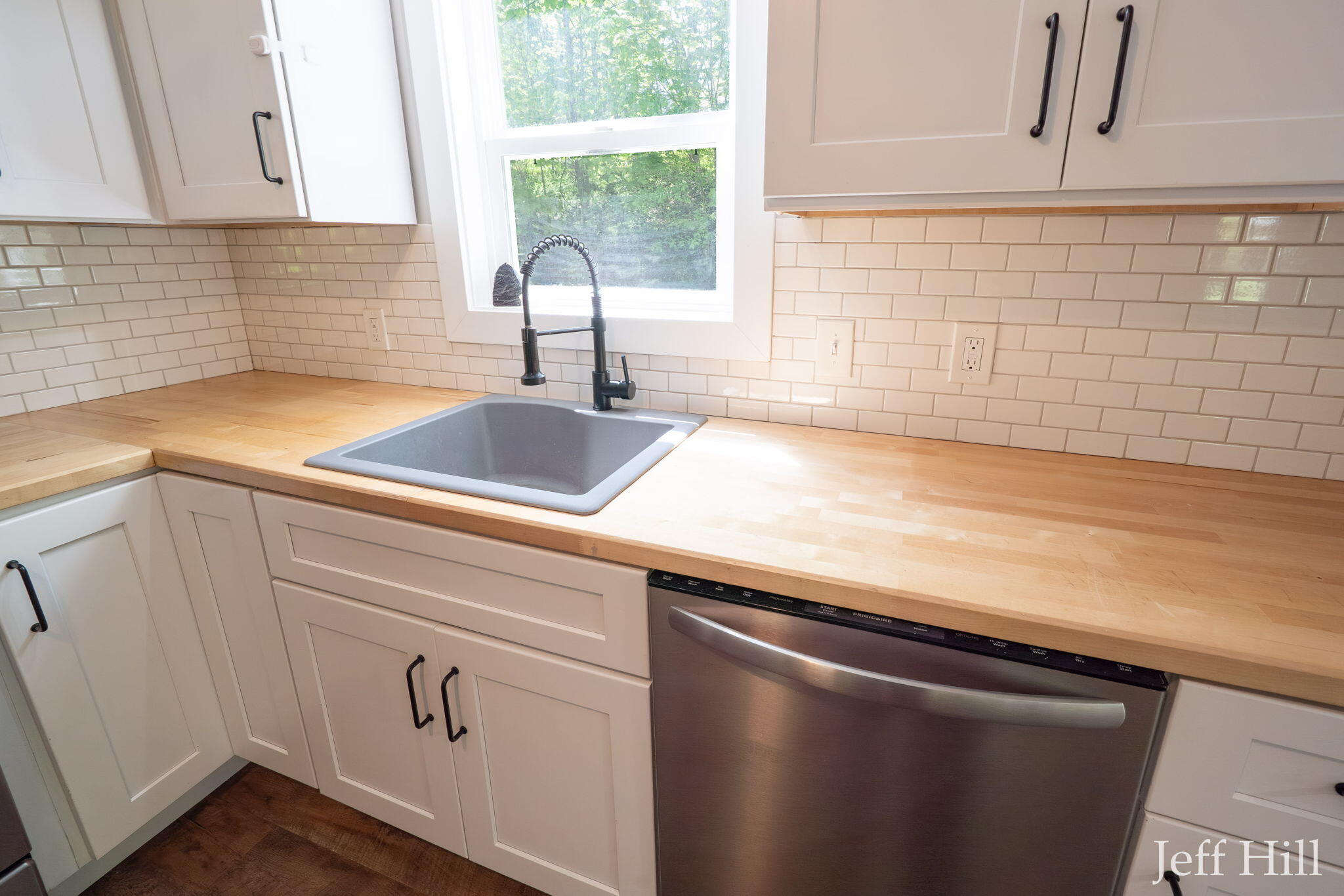 3637 Colonial Avenue NE Grand Rapids MI 49525